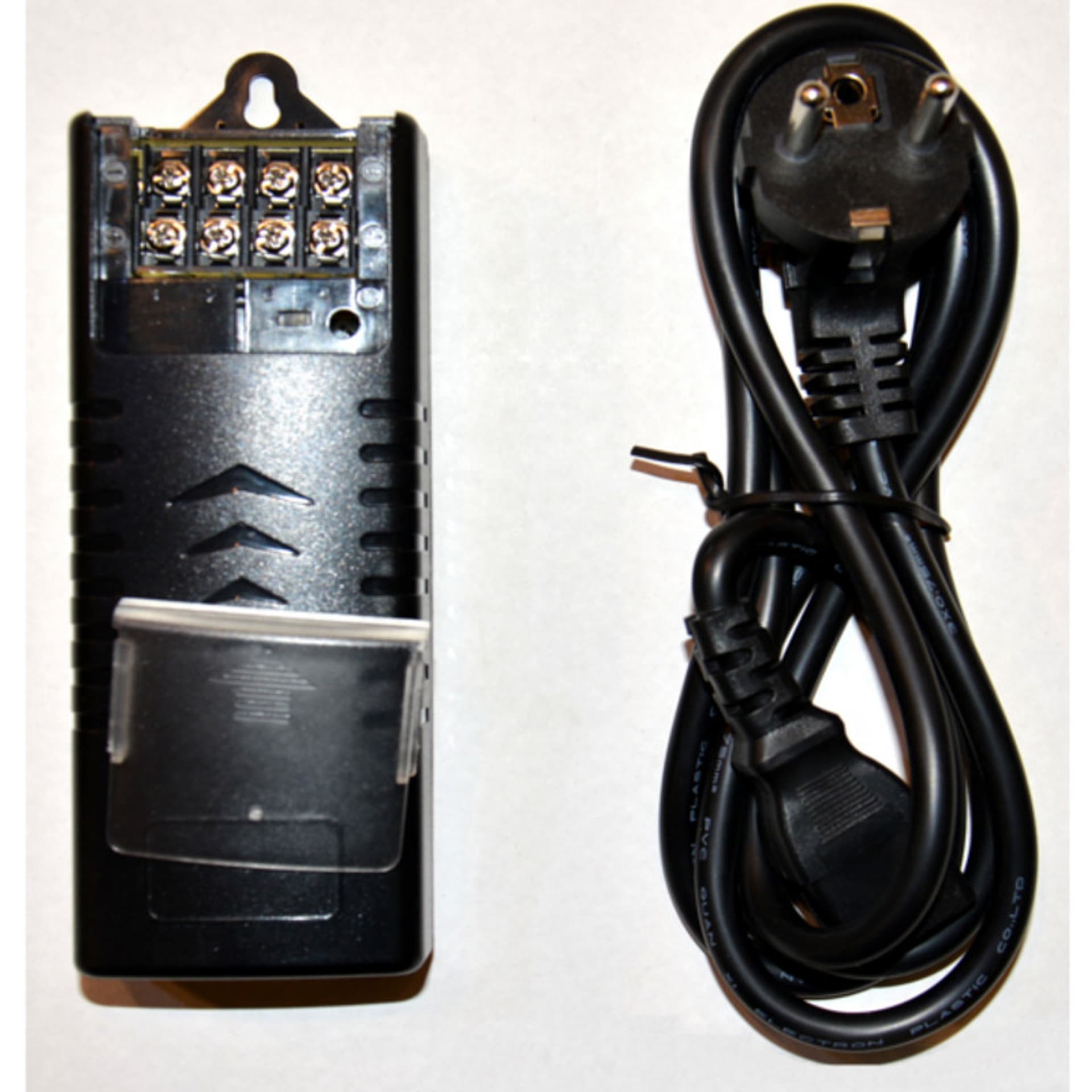 

Zasilacz CCTV Spacetronik SPP-4CH1205 12V 5A