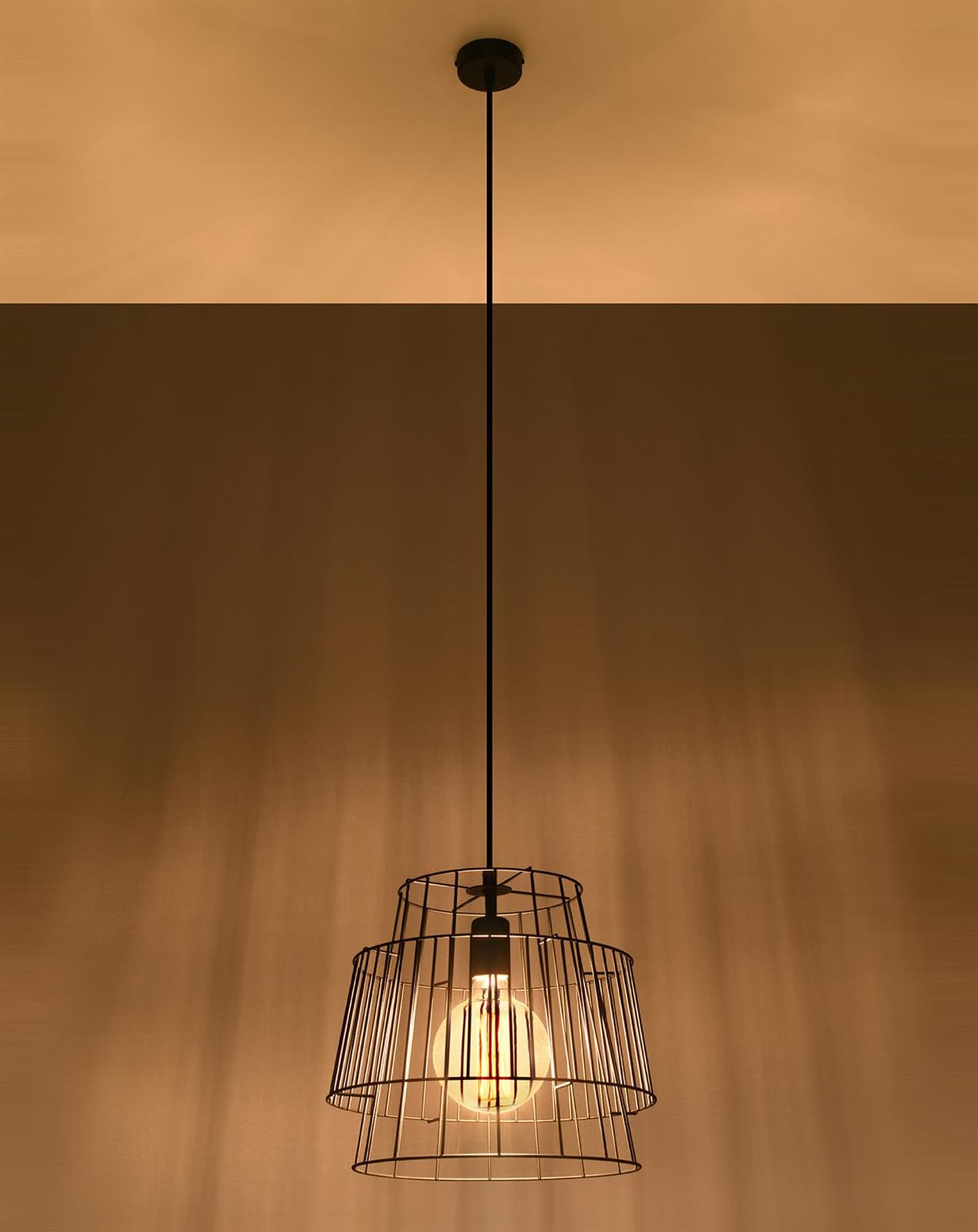 

Lampa wisząca GATE czarny
