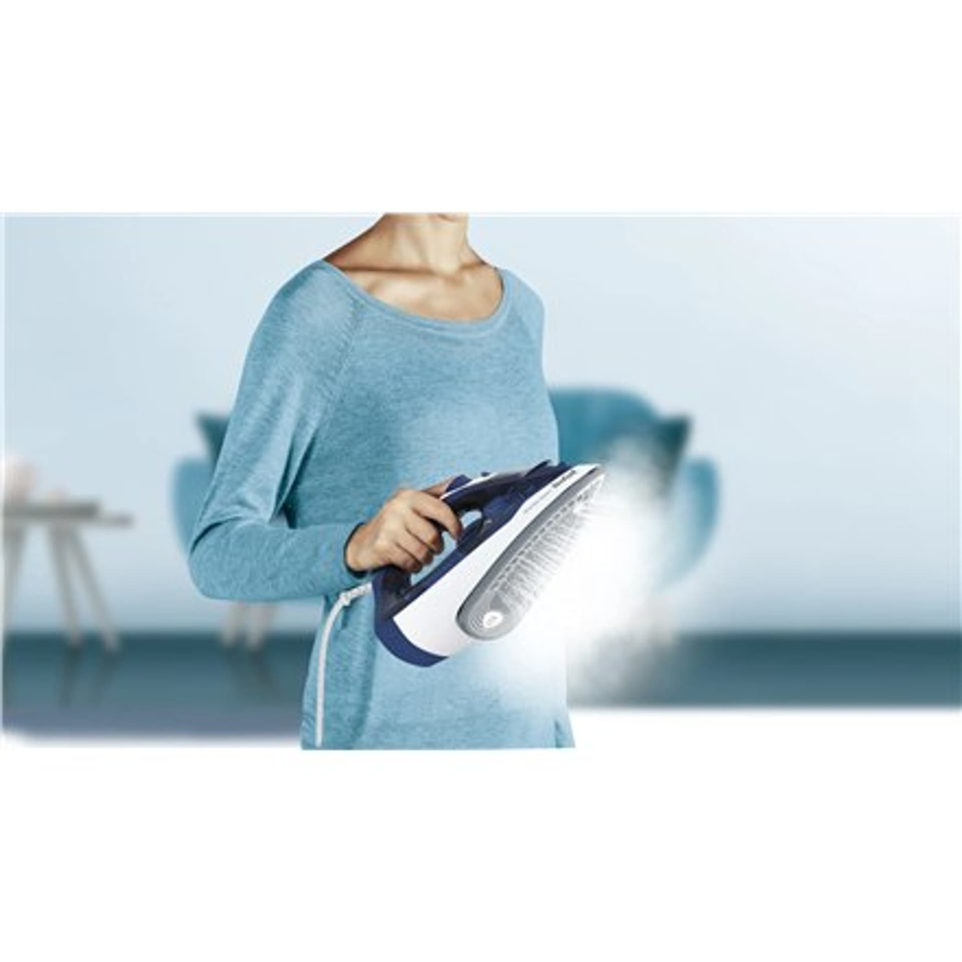 

TEFAL FV2838E0 Steam Iron, 2400 W, Water tank capacity 270 ml, Continuous steam 40 g/min, Blue/White