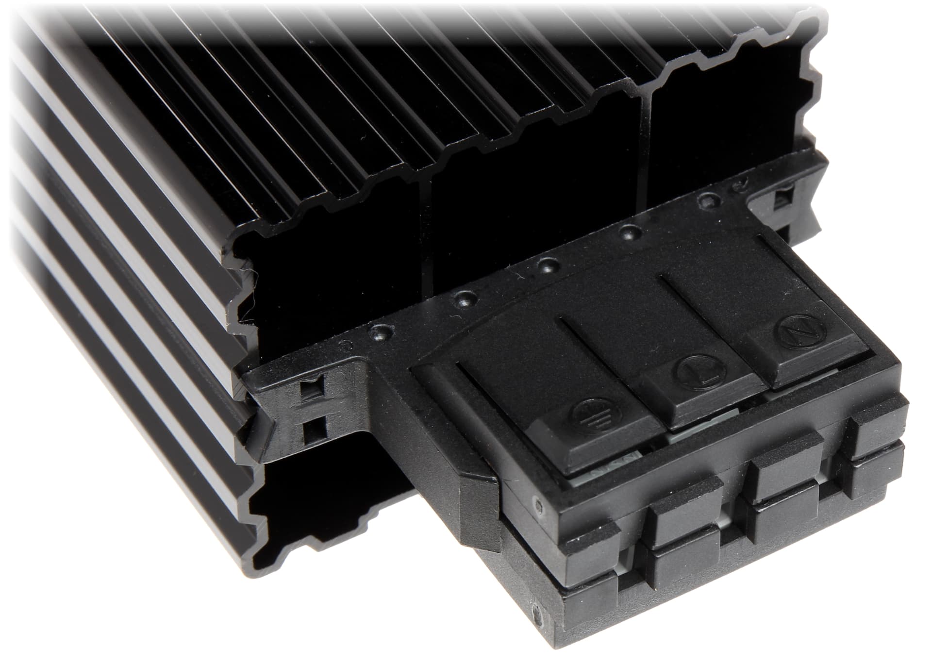 

OGRZEWACZ PÓŁPRZEWODNIKOWY HG-140-15W