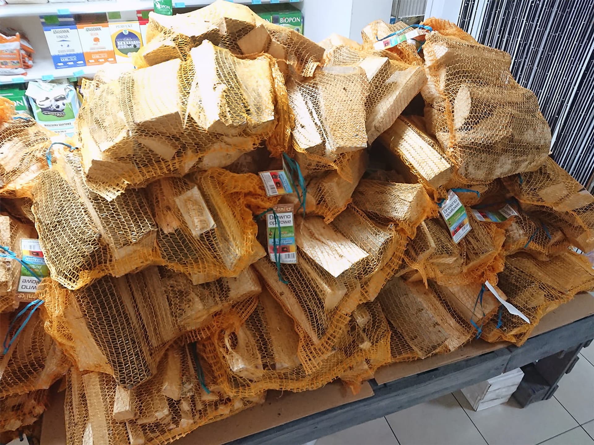 

Drewno opałowe 20l + gratis 1 podpałka Feniks