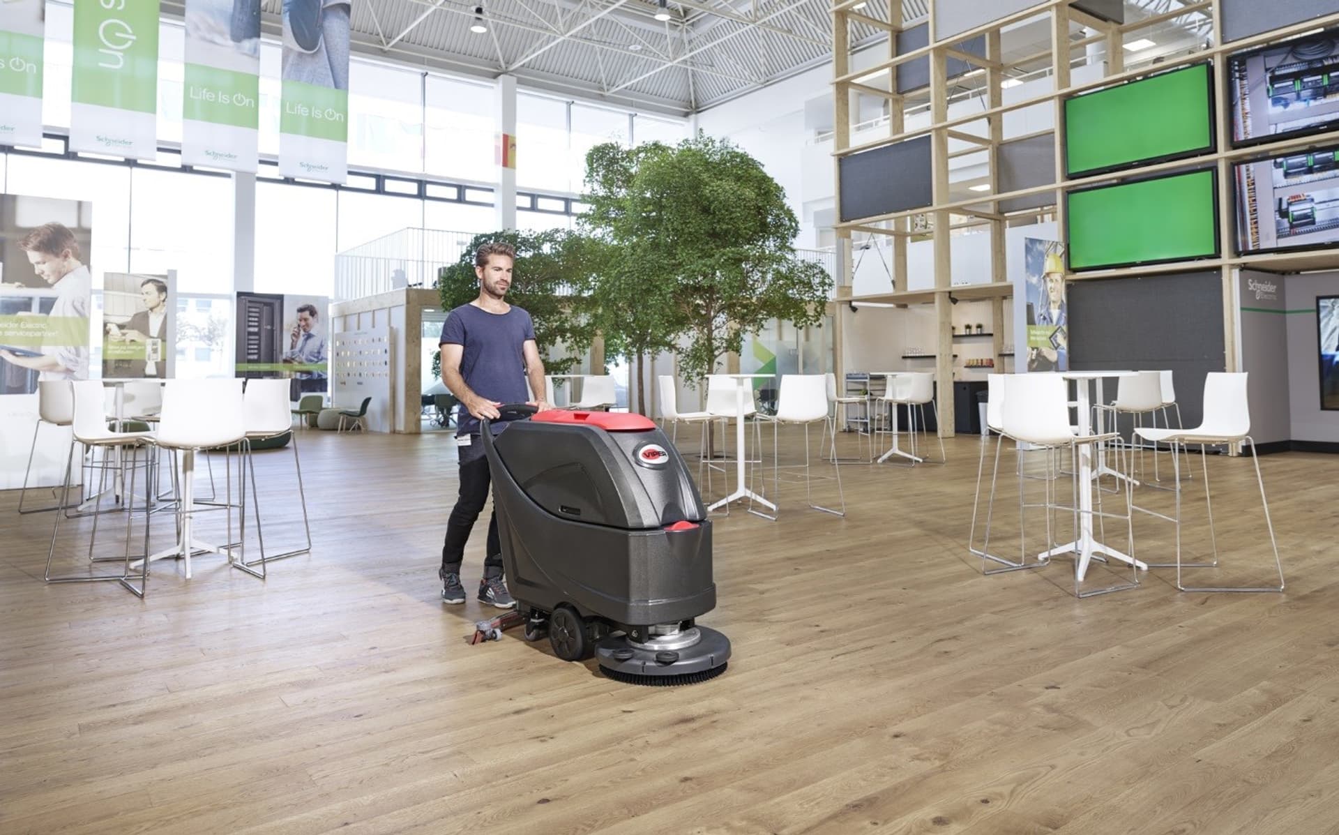 

NILFISK Automat myjący/bateria/napęd AS5160T-EU/60L