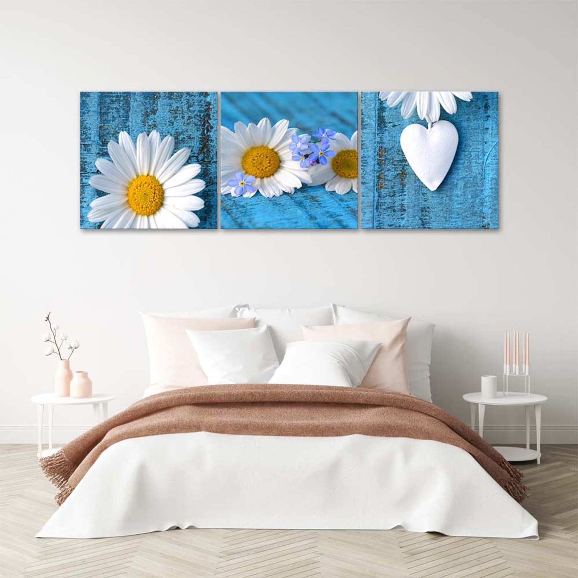 

Obraz trzyczęściowy na płótnie, Stokrotki i serce (Rozmiar 120x40)