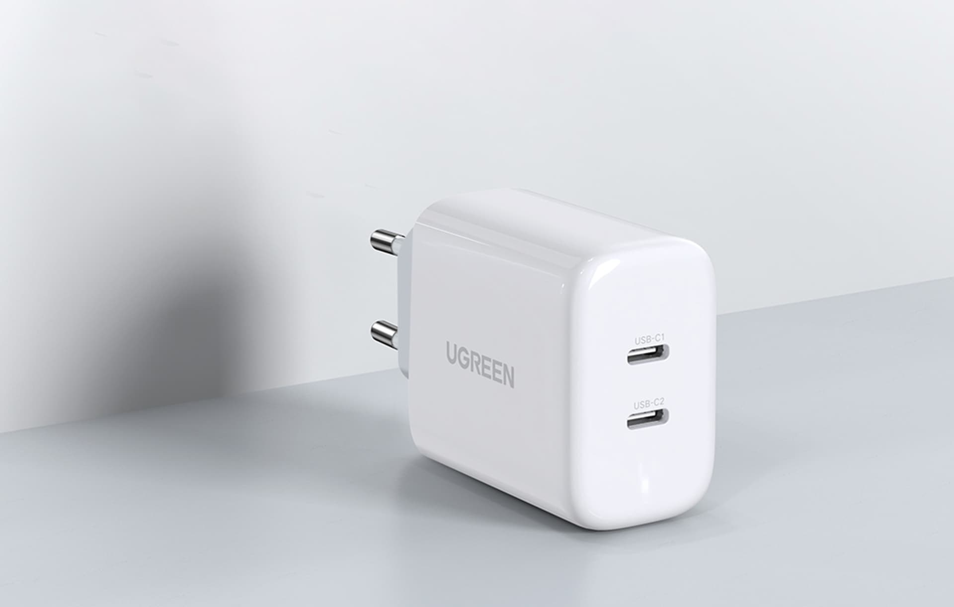 

Ładowarka sieciowa UGREEN CD243, 2x USB-C, 40W (biała)