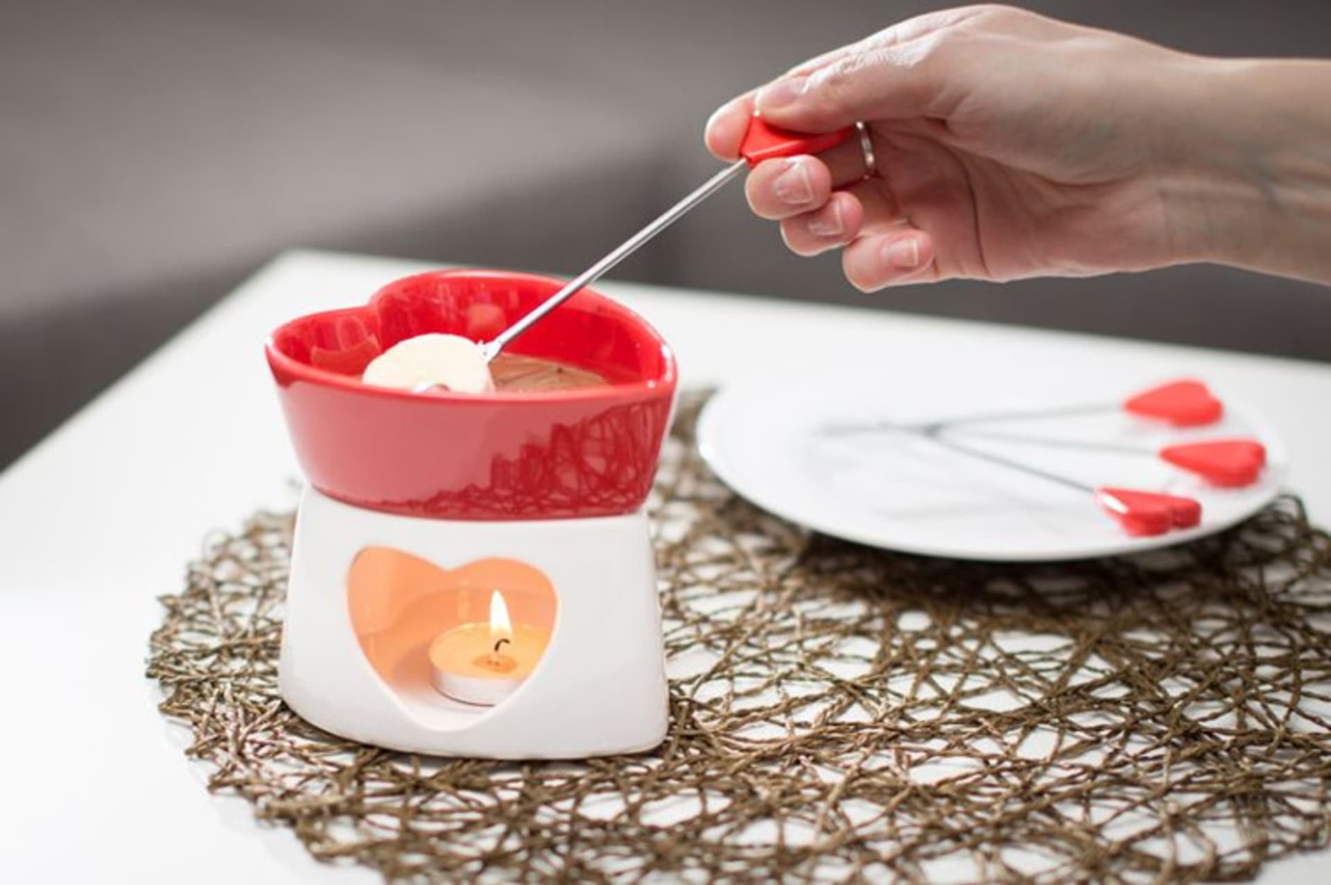

Czekoladowe fondue porcelanowe czerwone