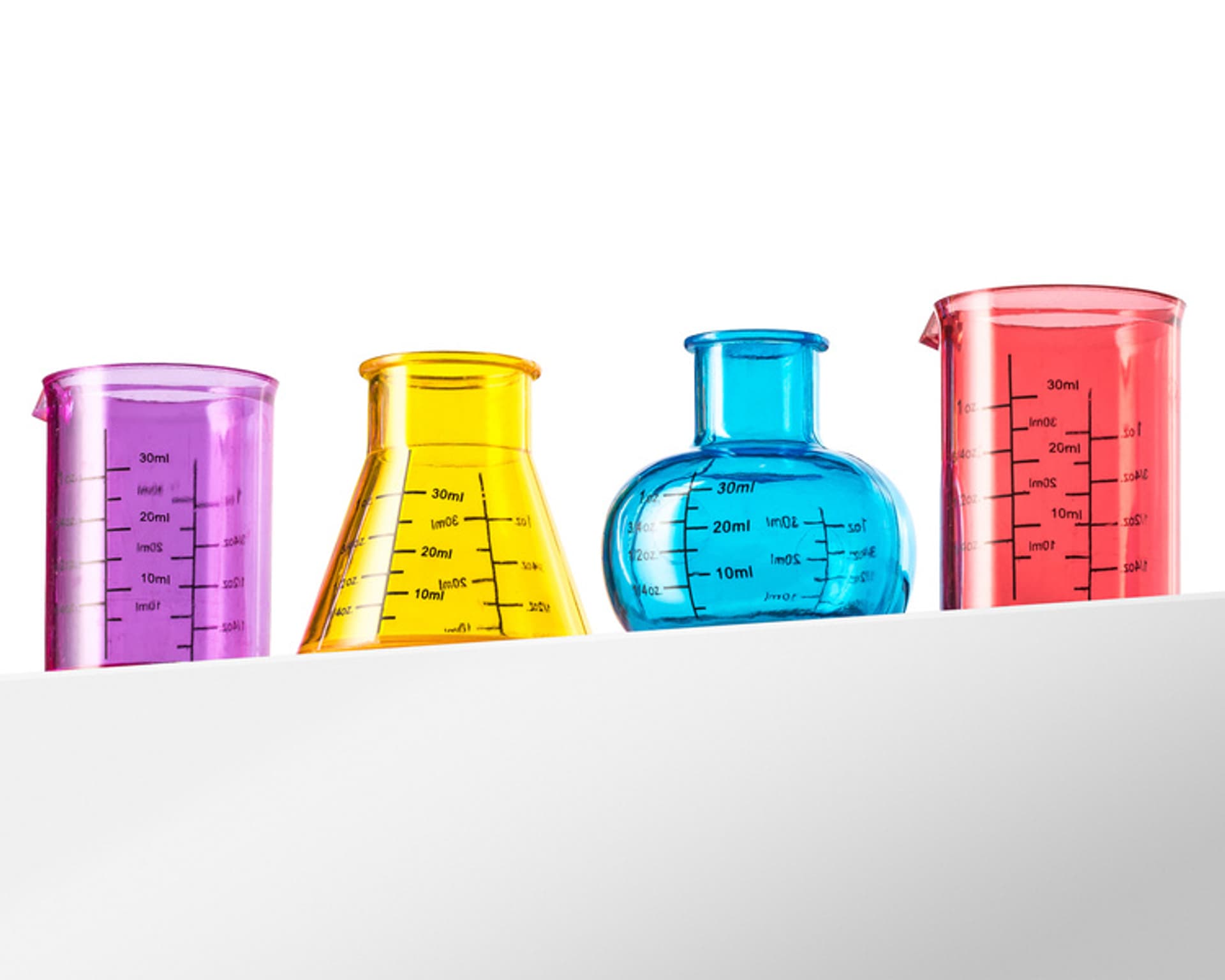 

Plastikowe kieliszki - laboratoryjne menzurki