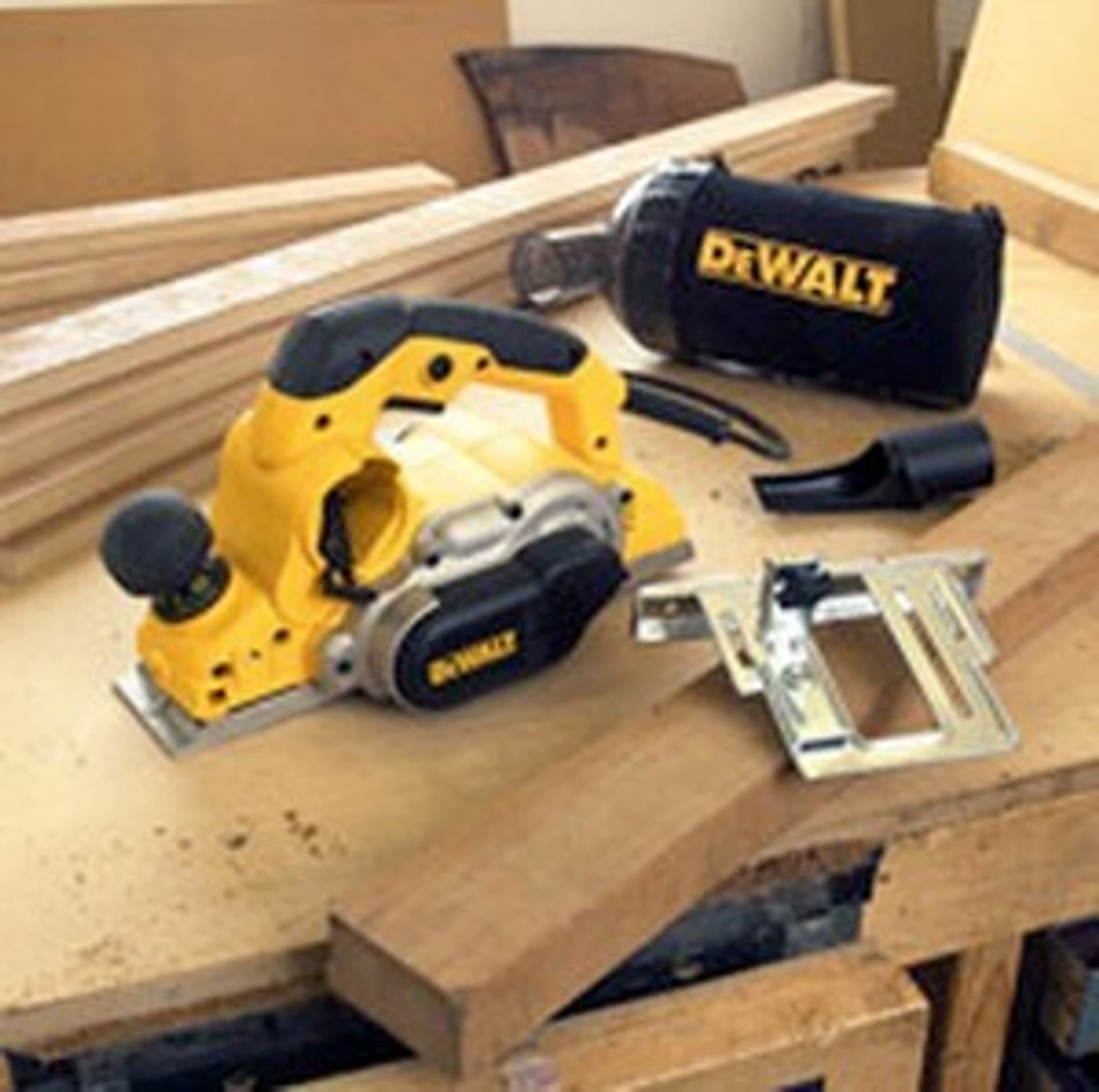 

Strug elektryczny DeWalt D26500K