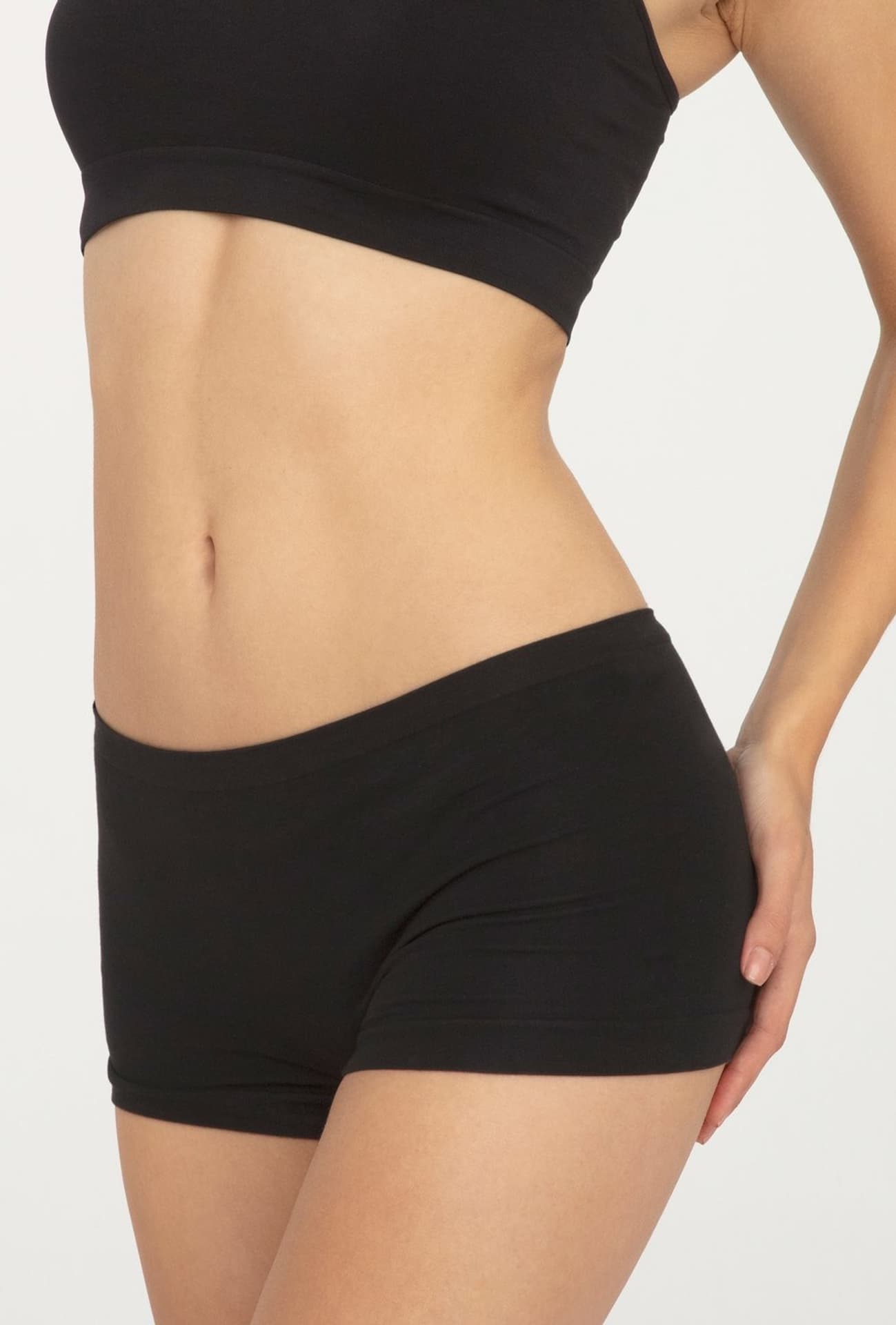 

SEAMLESS COTTON SHORT (kolor black, rozmiar M)