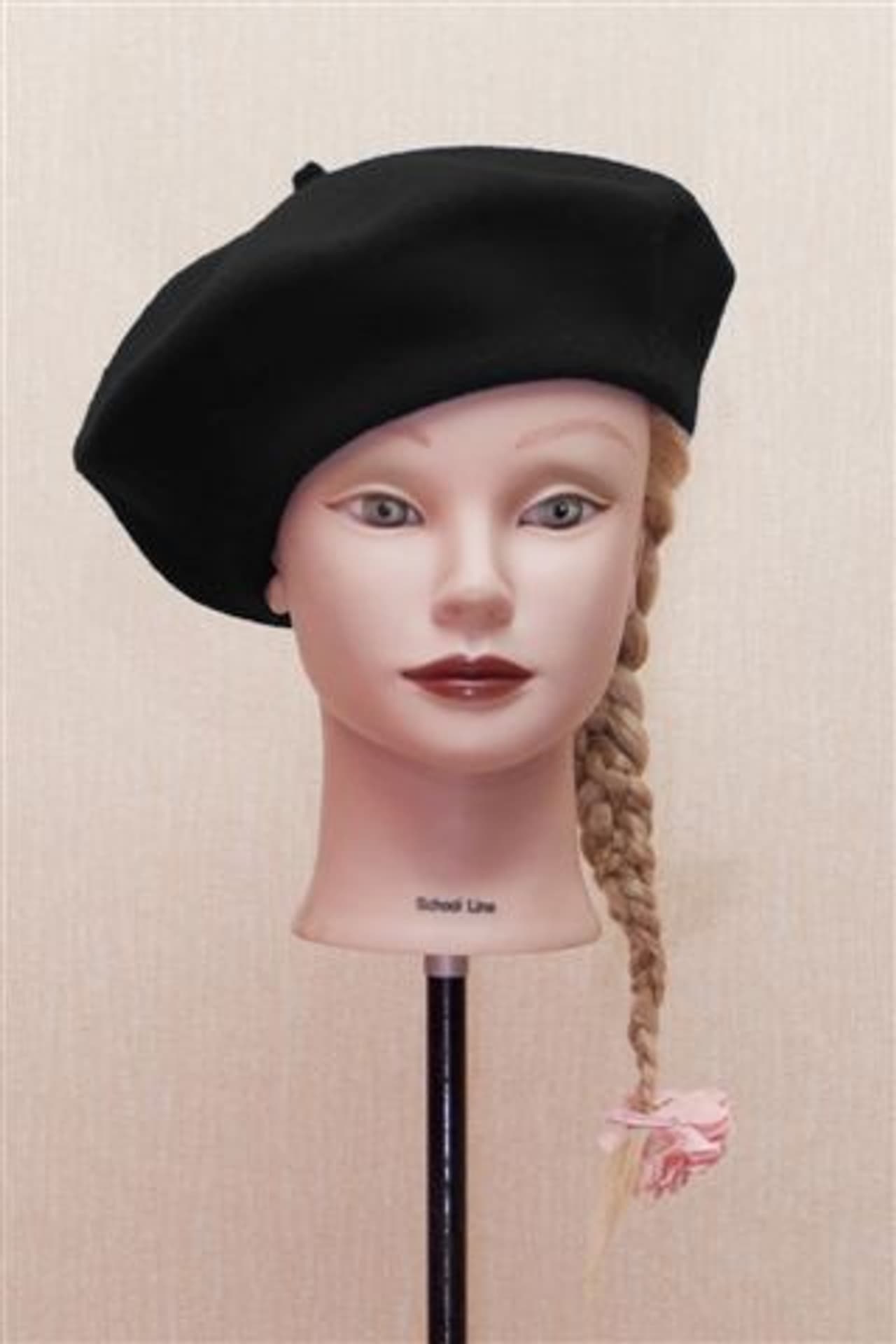 

BERET (kolor bardzo ciemny rudy)