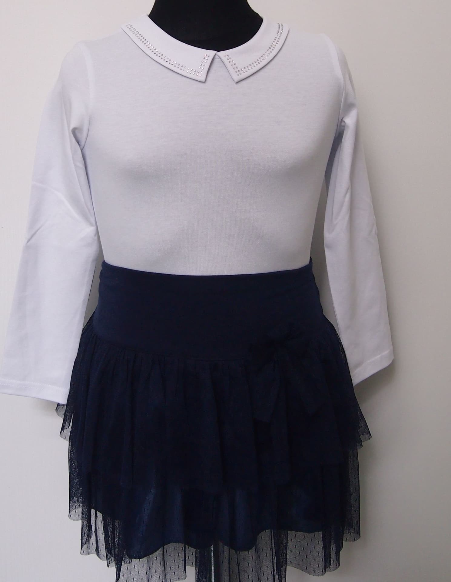 

BLUZKA DZIEWCZĘCA Z KOŁNIERZYKIEM R.152-164 (kolor biały/cekiny, rozmiar 164)