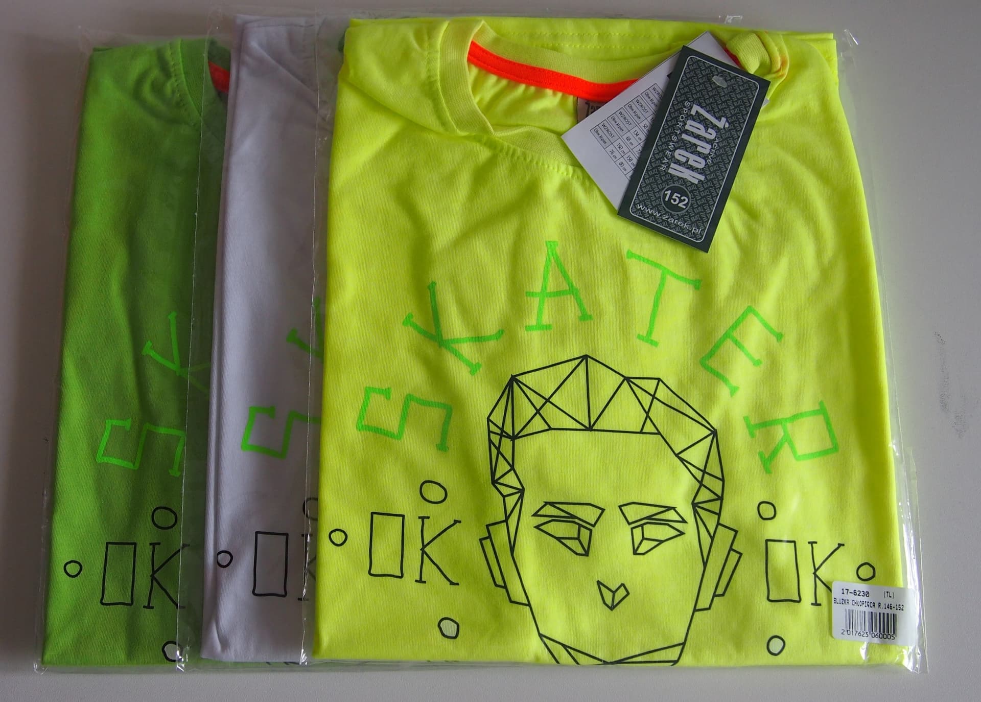 

BLUZKA CHŁOPIĘCA SKATER KR R.128-140 SALE (kolor mix kolor, rozmiar 128)