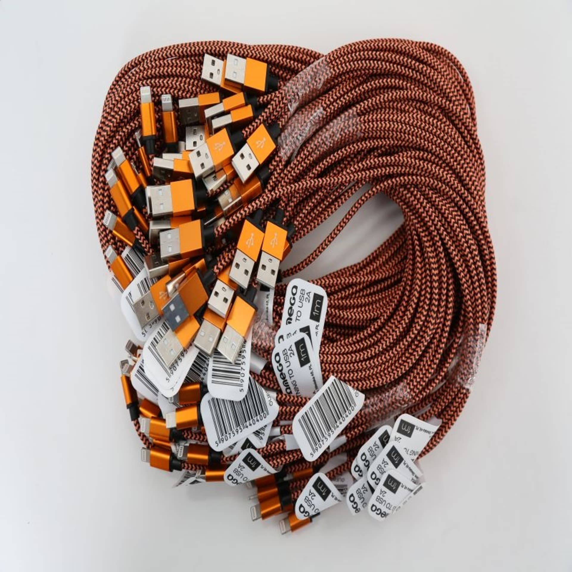 

OMEGA CORDYL FABRIC CABLE KABEL BRAIDED LIGHTNING TO USB 2A POLYBAG OEM 1M ORANGE [44040]