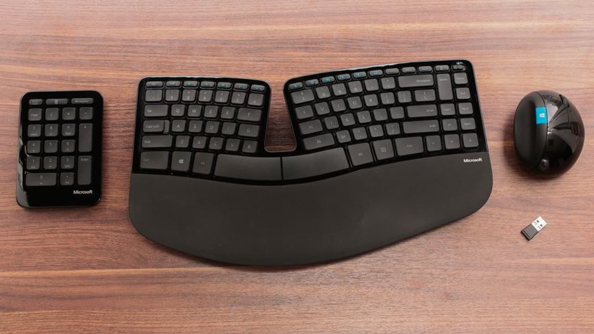 

Microsoft Klawiatura i mysz Sculpt Ergonomic Desktop Standard, przewodowa, układ klawiatury RU, mysz w zestawie, USB, czarna, kl
