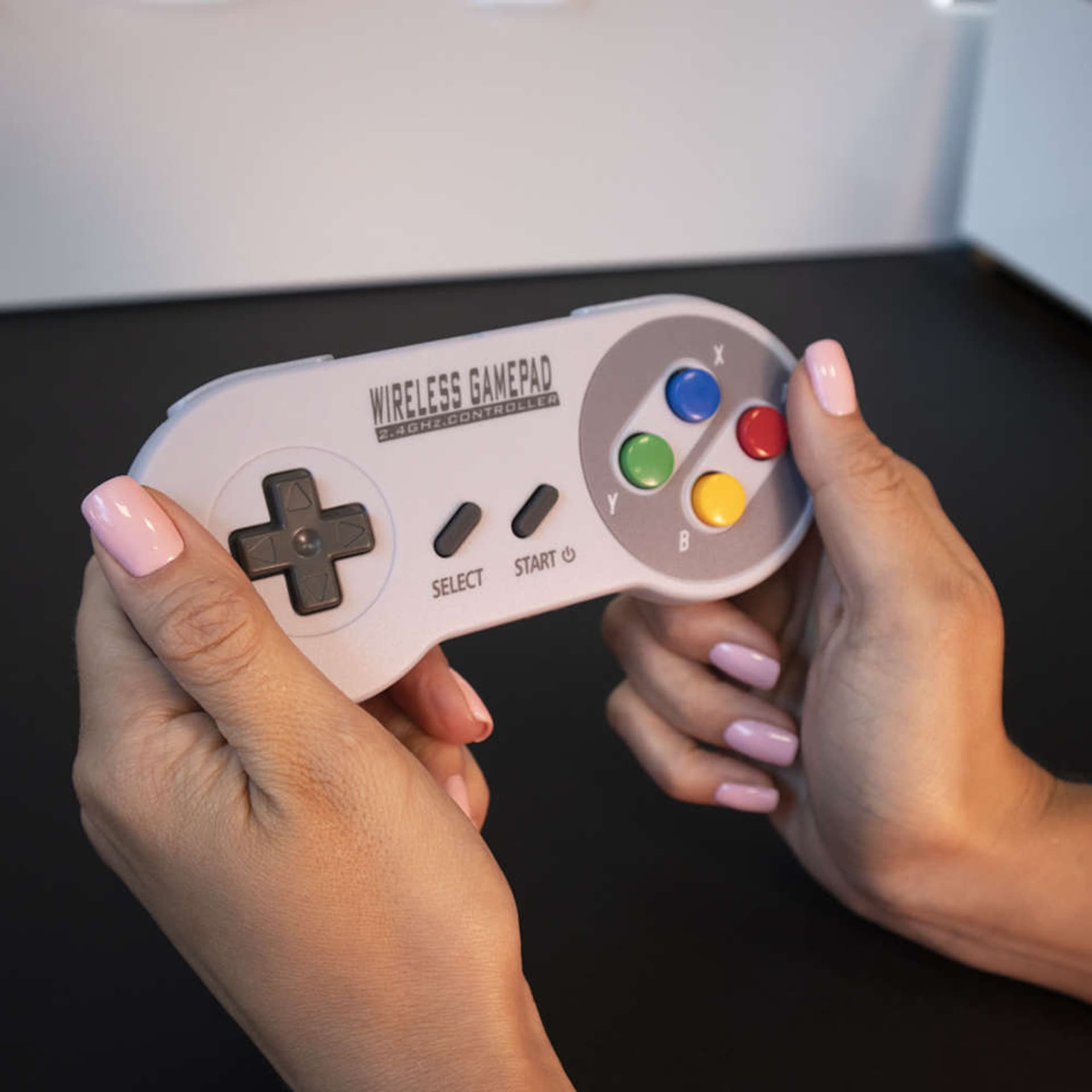 

Bezprzewodowy Kontroler Gamepad Retro Alogy do PC macOS Android Szary