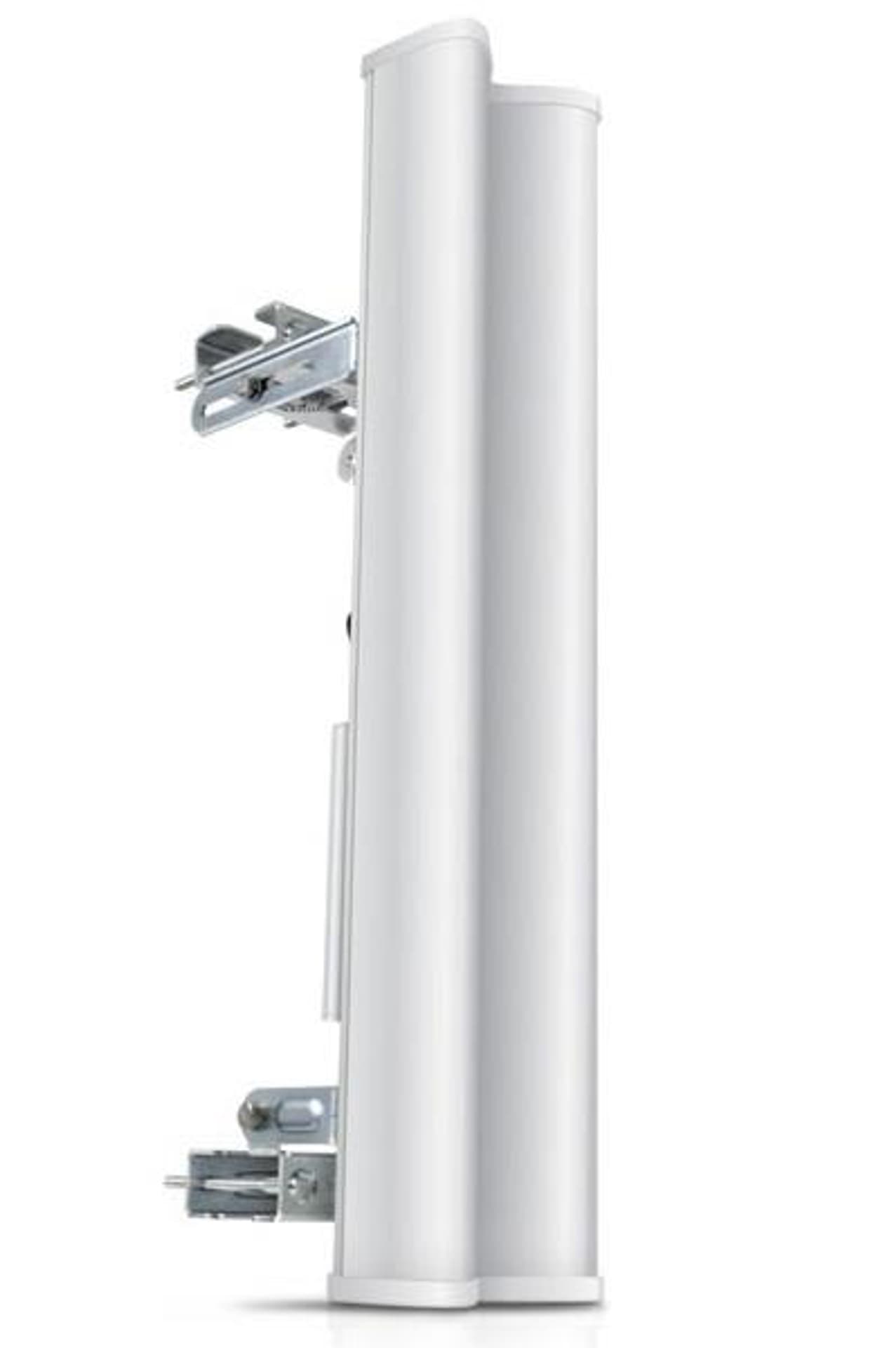 

UBIQUITI AM-2G15-120 AIRMAX SECTOR ANTENNA 2,4GHZ 15DBI 120DEG