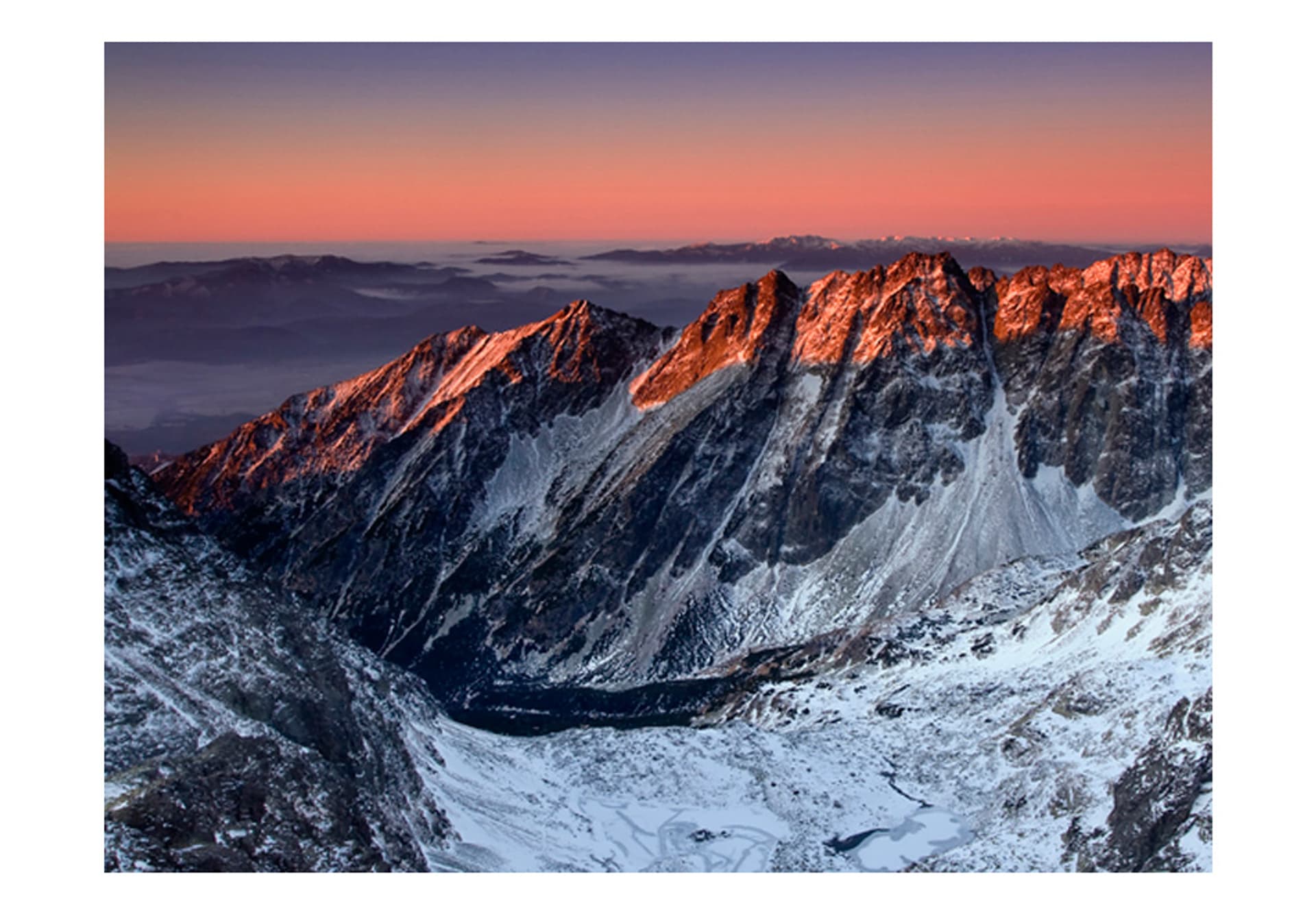 

Fototapeta - Beautiful sunrise in the Rocky Mountains (rozmiar 200x154)