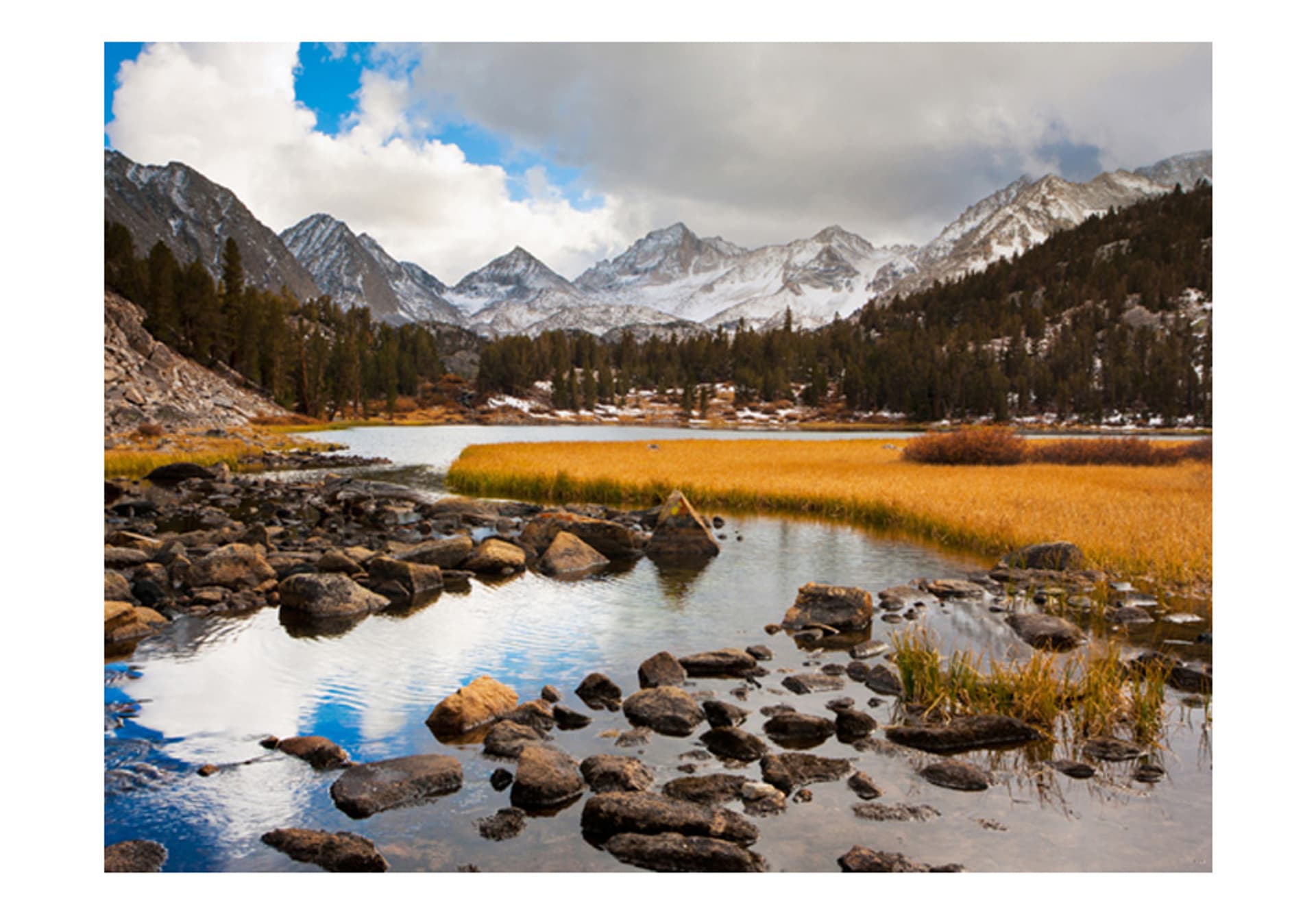 

Fototapeta - Mountain stream (rozmiar 200x154)