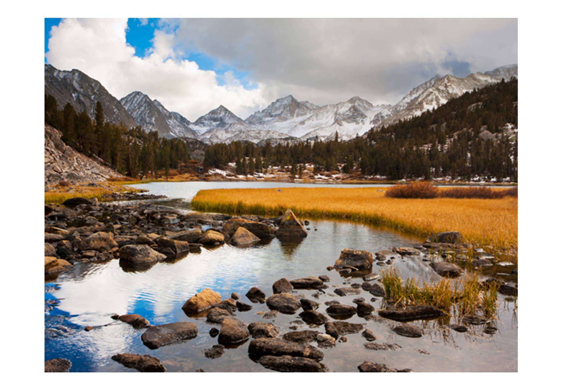 

Fototapeta - Mountain stream (rozmiar 250x193)