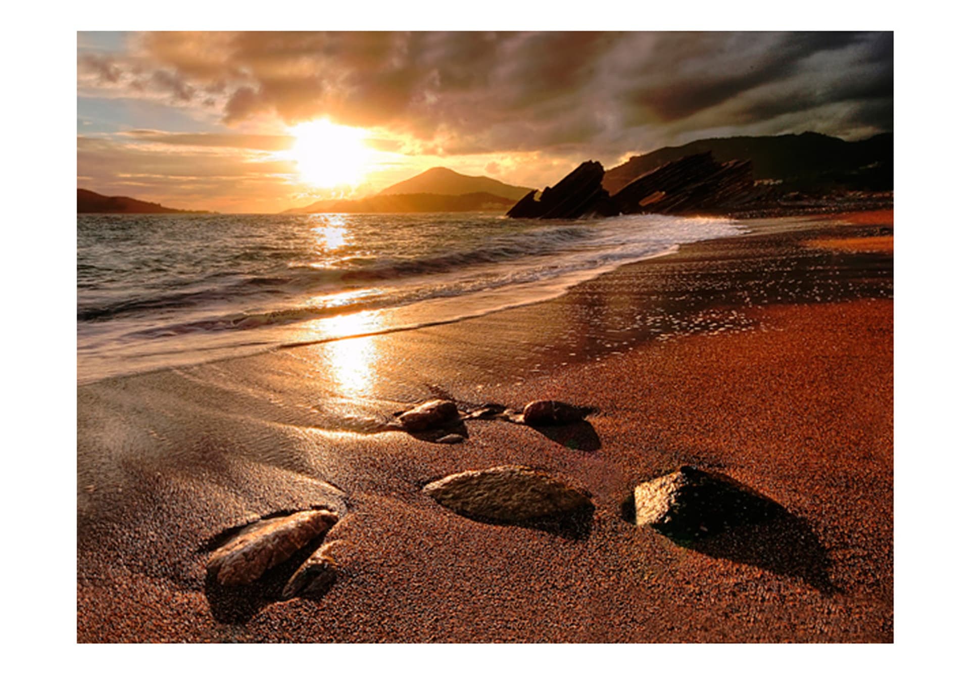 

Fototapeta - Relaxation by the sea (rozmiar 300x231)