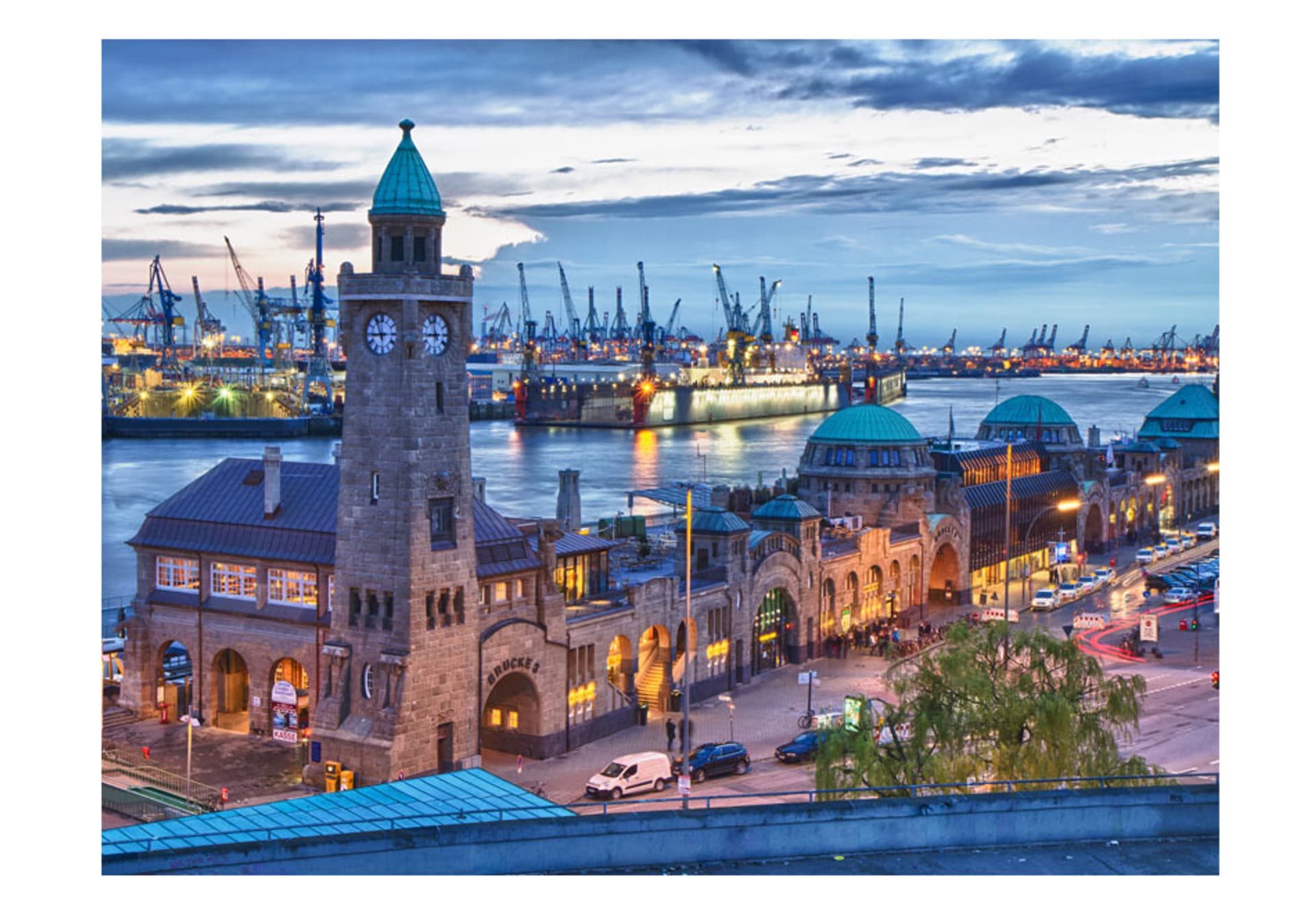 

Fototapeta - St. Pauli Landing Stages (rozmiar 350x270)