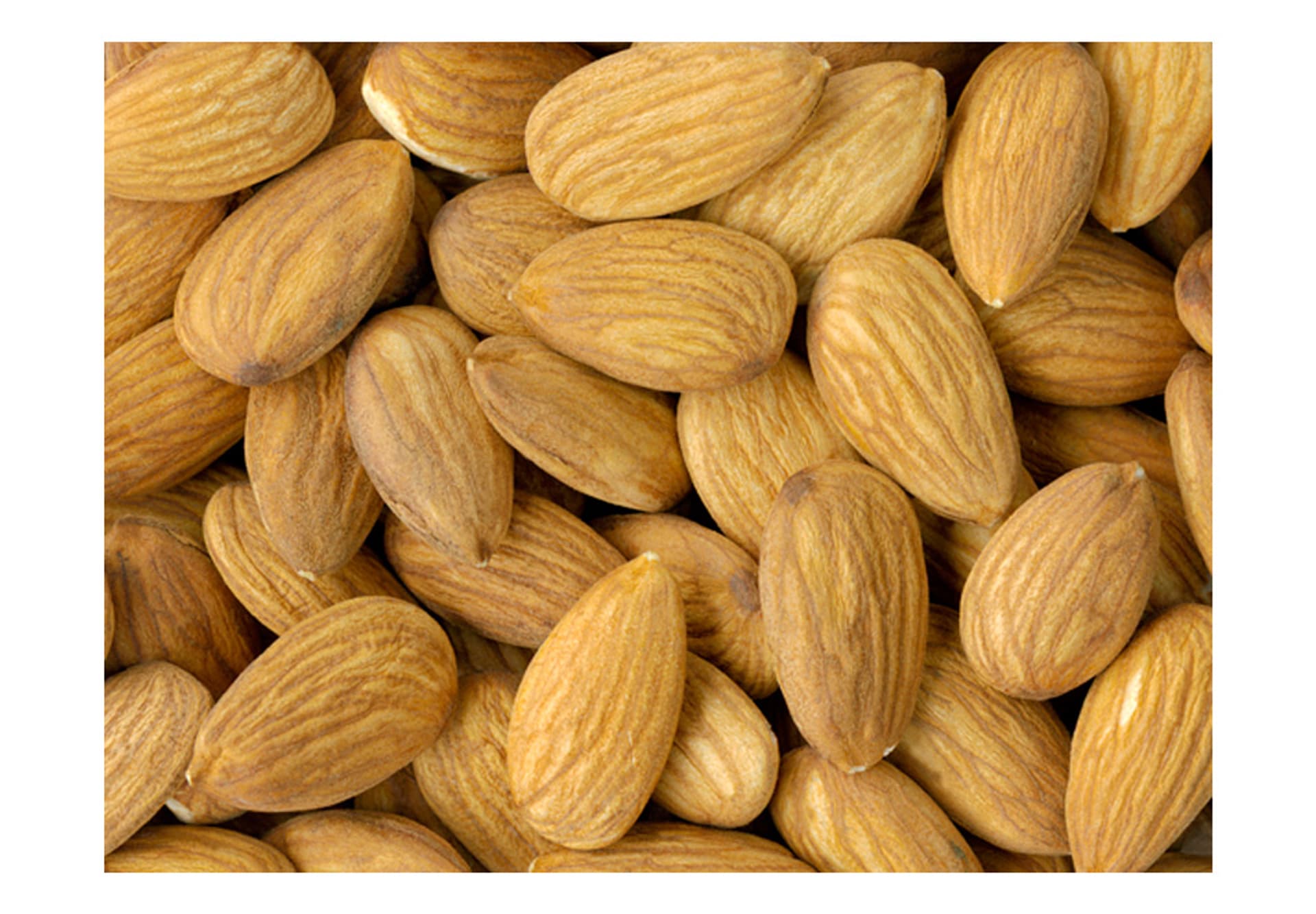 

Fototapeta - Tasty almonds (rozmiar 250x193)