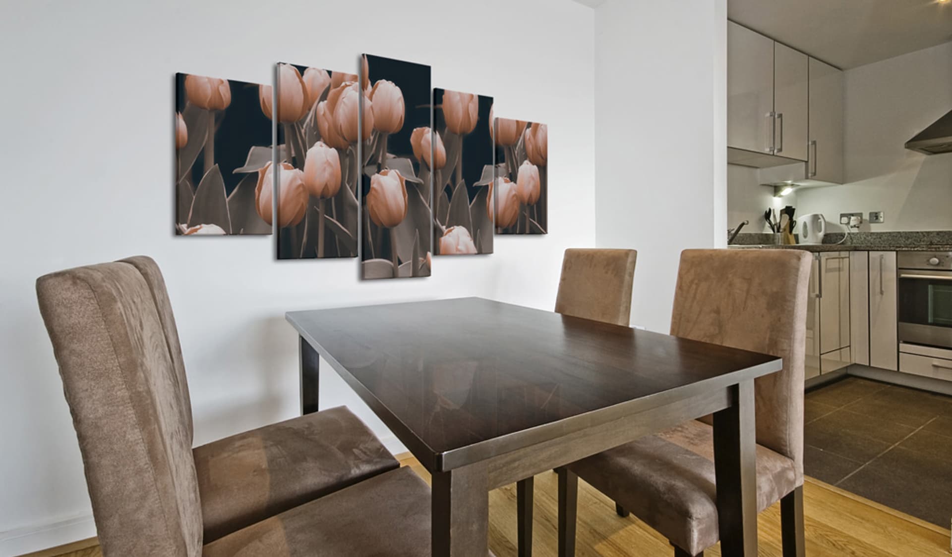 

Obraz - Tulipany w sepii (rozmiar 225x112.5)