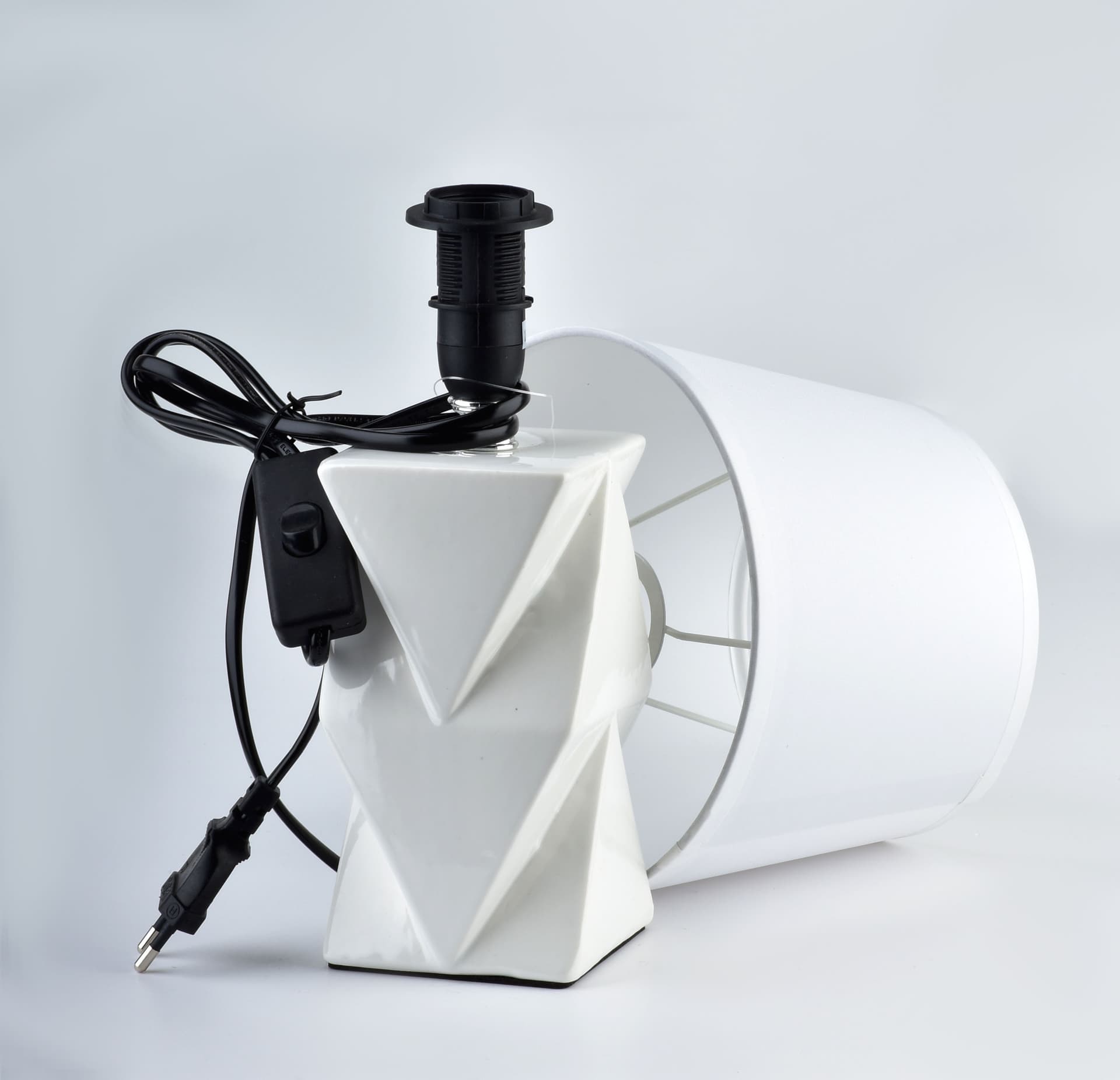 

LUNA TRIANGLE WHITE Lampa h31x8.5cm