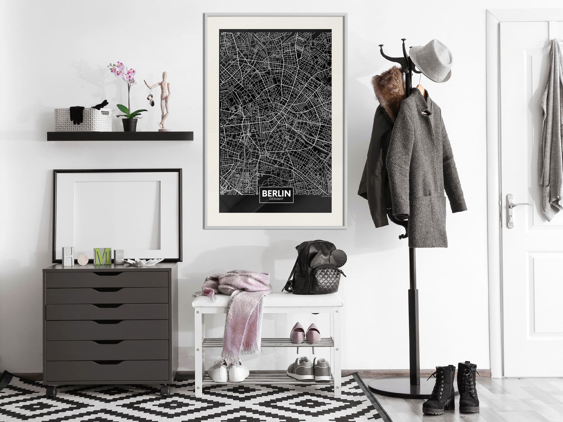 

Plakat - Plan miasta: Berlin (ciemny) (rozmiar 30x45, wykończenie Rama biała z passe-partout)