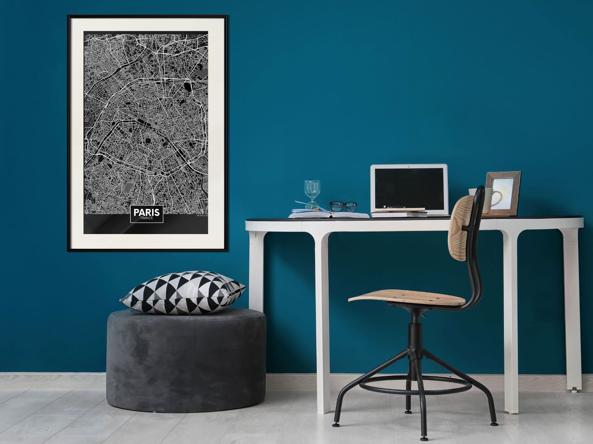 

Plakat - Plan miasta: Paryż (ciemny) (rozmiar 30x45, wykończenie Rama czarna z passe-partout)