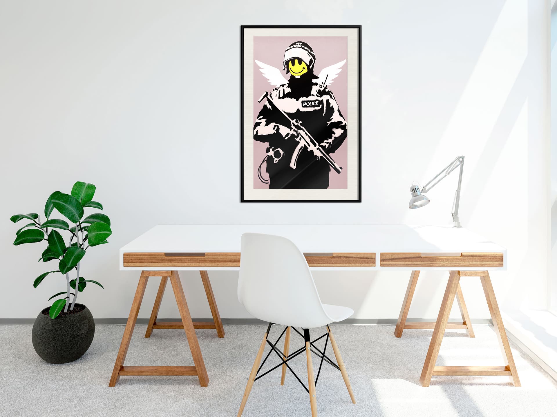 

Plakat - Banksy: Flying Copper (rozmiar 30x45, wykończenie Rama czarna z passe-partout)