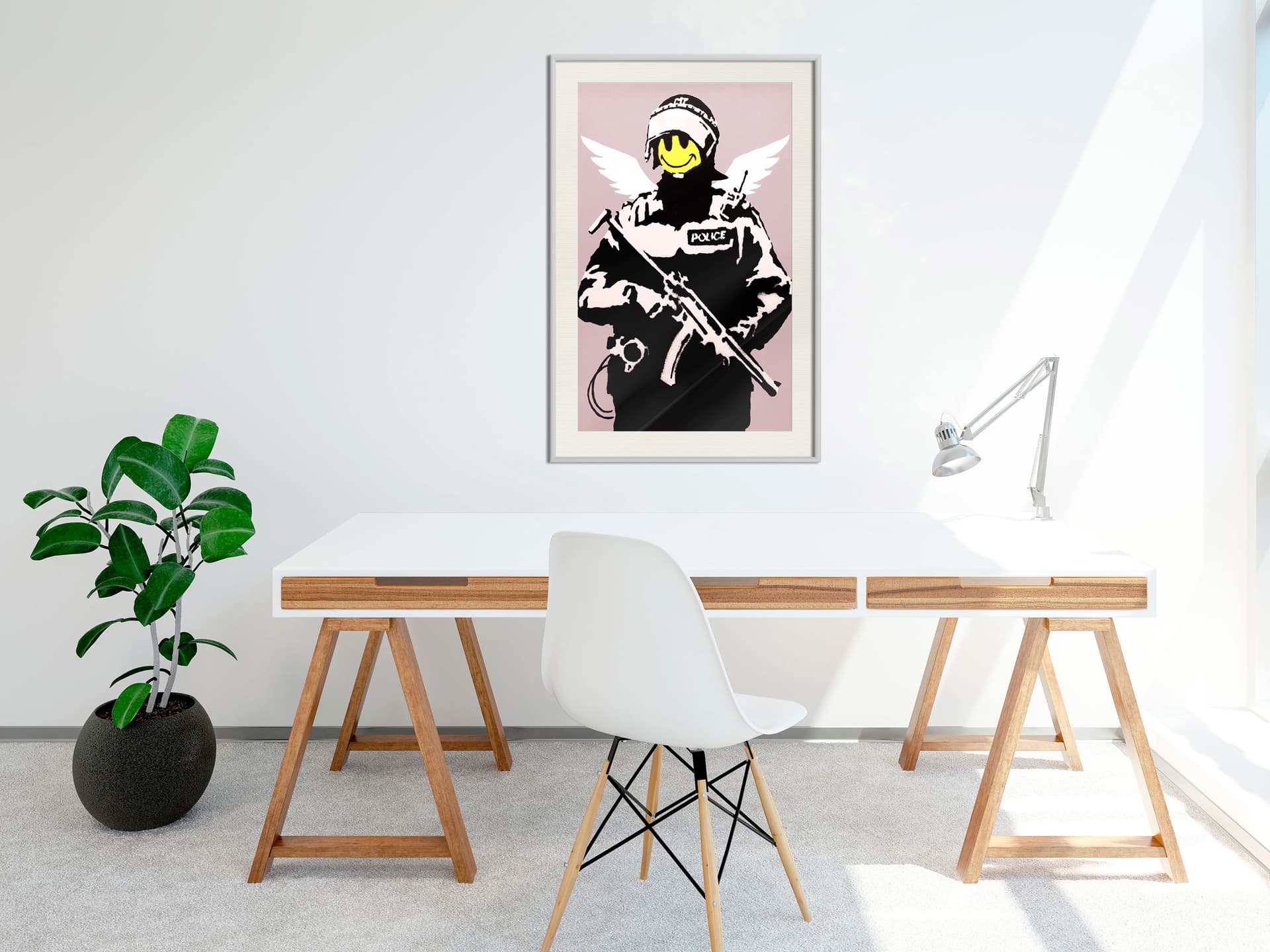 

Plakat - Banksy: Flying Copper (rozmiar 30x45, wykończenie Rama biała z passe-partout)