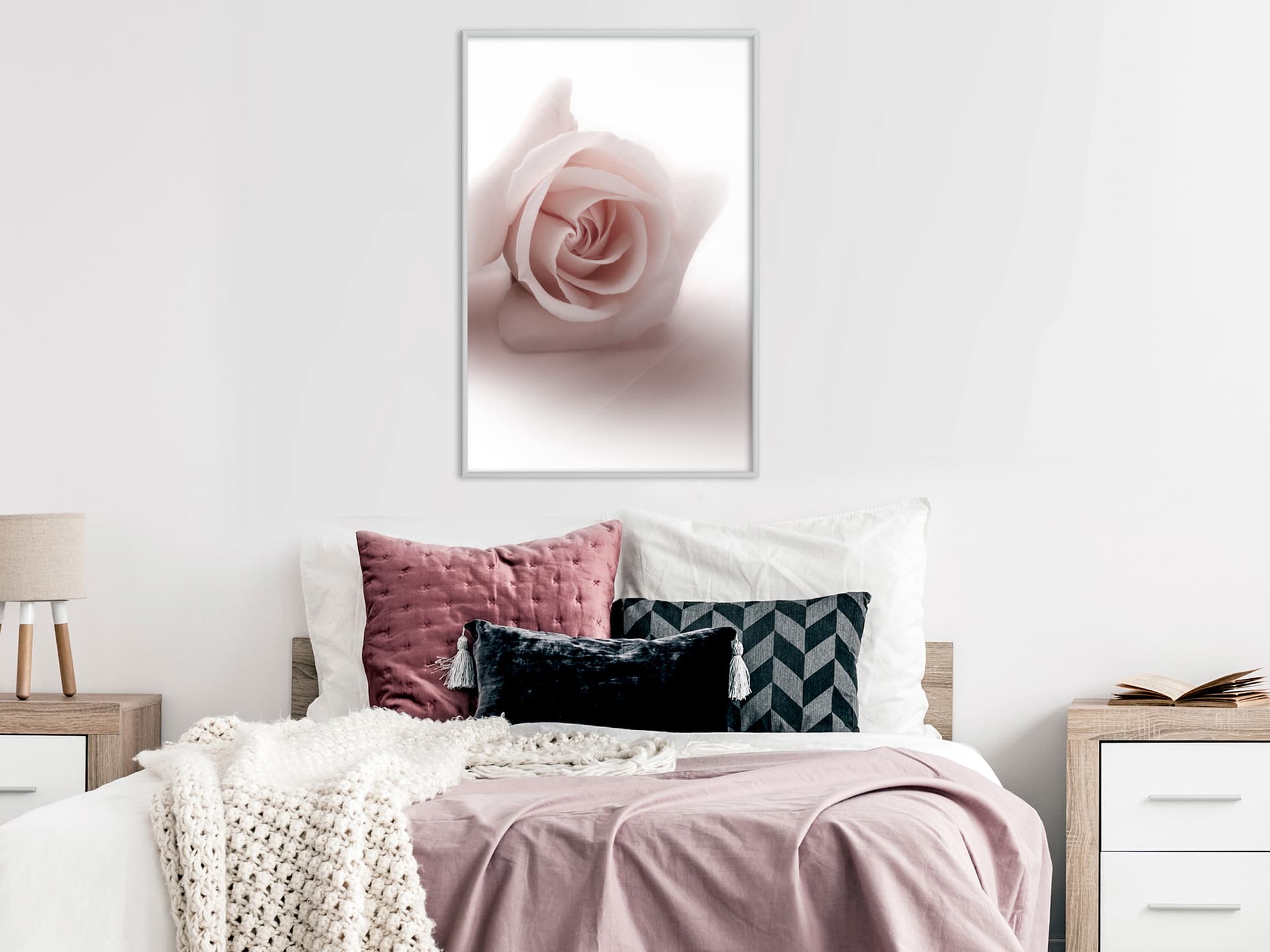 

Plakat - Subtelny kwiat (rozmiar 20x30, wykończenie Rama biała)