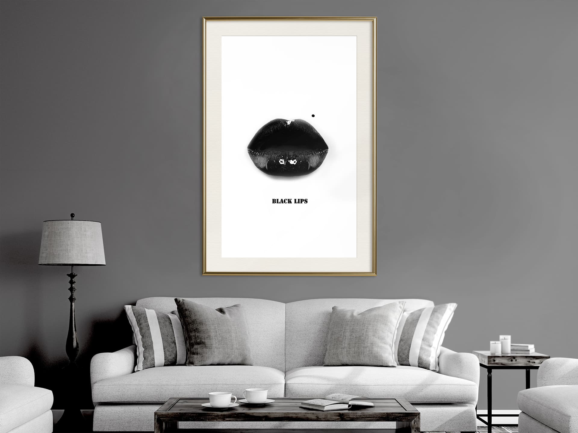 

Plakat - Zabójczy pocałunek (rozmiar 30x45, wykończenie Rama złota z passe-partout)
