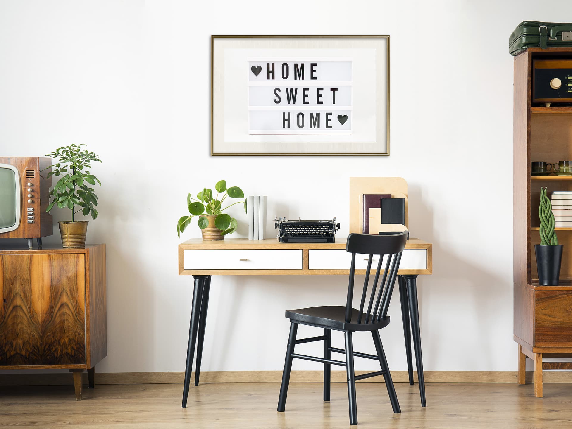 

Plakat - Nie ma jak w domu (rozmiar 30x20, wykończenie Rama złota z passe-partout)