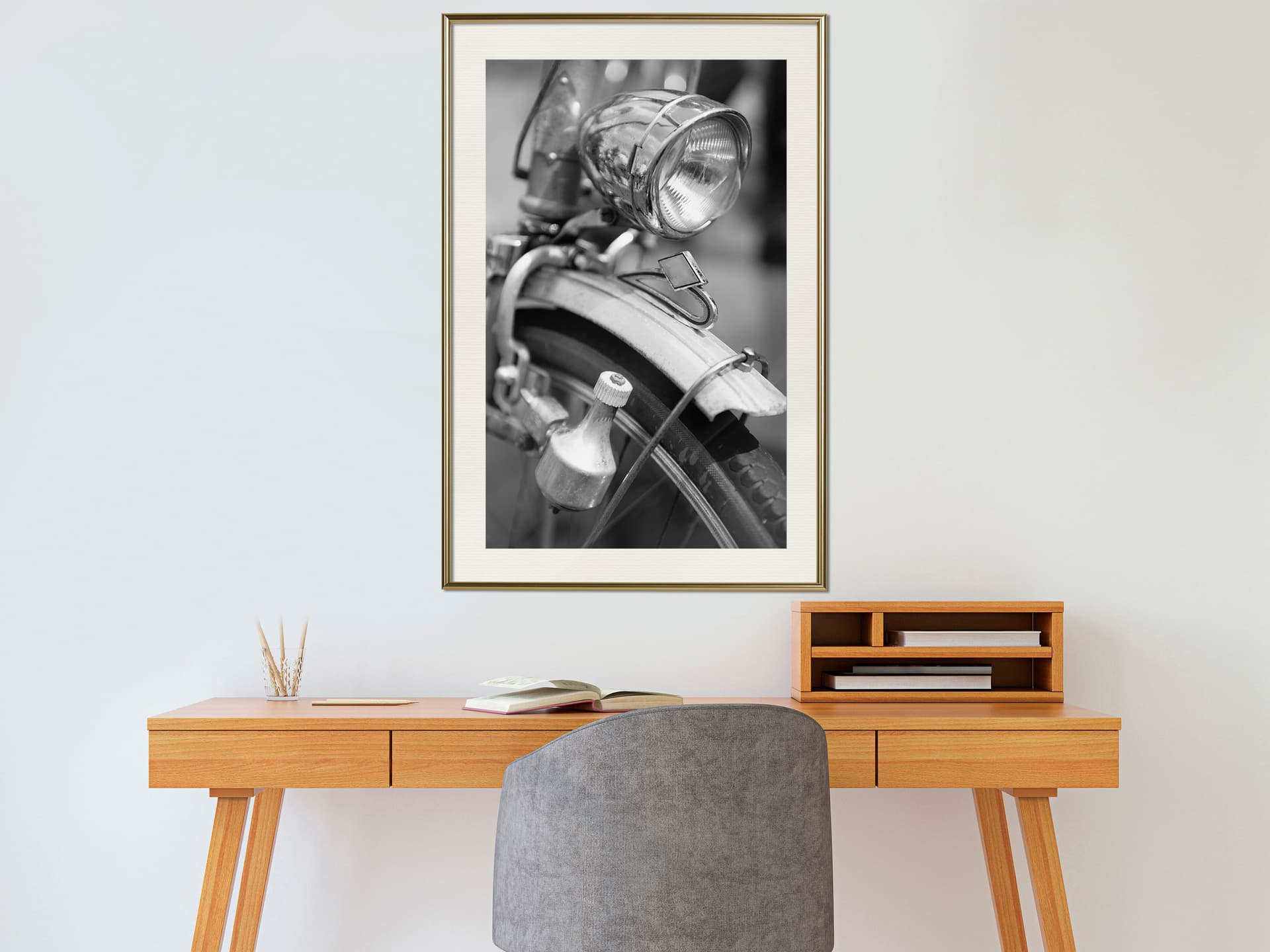 

Plakat - Lampa i dynamo (rozmiar 20x30, wykończenie Rama złota z passe-partout)
