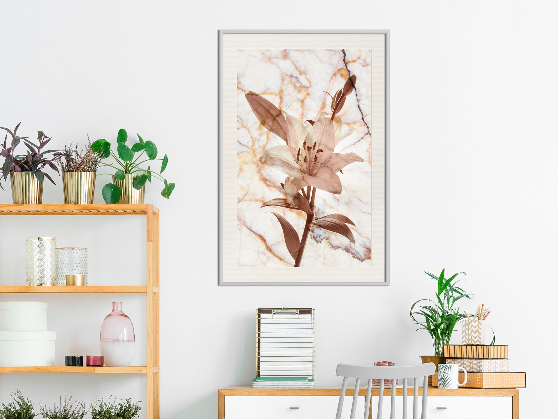 

Plakat - Lilia na tle marmuru (rozmiar 20x30, wykończenie Rama biała z passe-partout)