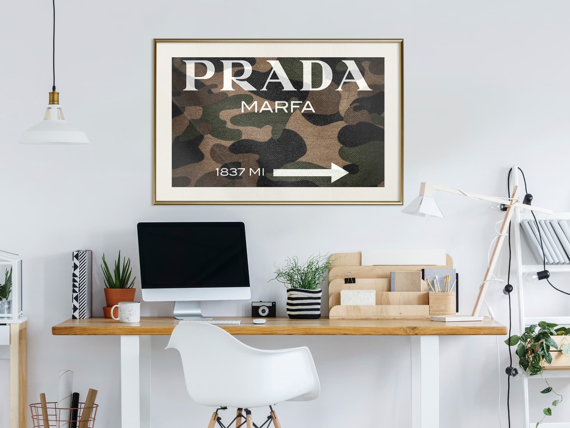 

Plakat - Prada (moro) (rozmiar 30x20, wykończenie Rama złota z passe-partout)