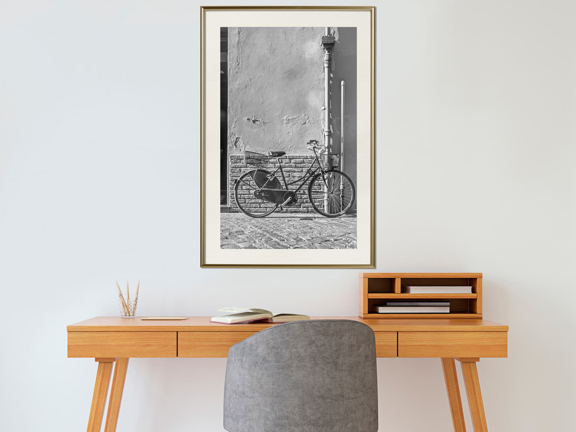 

Plakat - Rower z czarnymi oponami (rozmiar 30x45, wykończenie Rama złota z passe-partout)