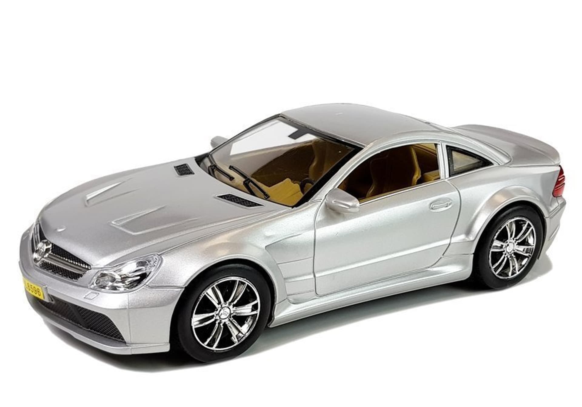 

Autko z Naciągiem Wyścigowe 1:18 Srebrne