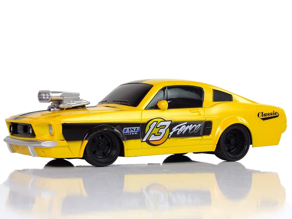 

Zdalnie Sterowane Auto Sportowe 1:20 Żółte Pilot