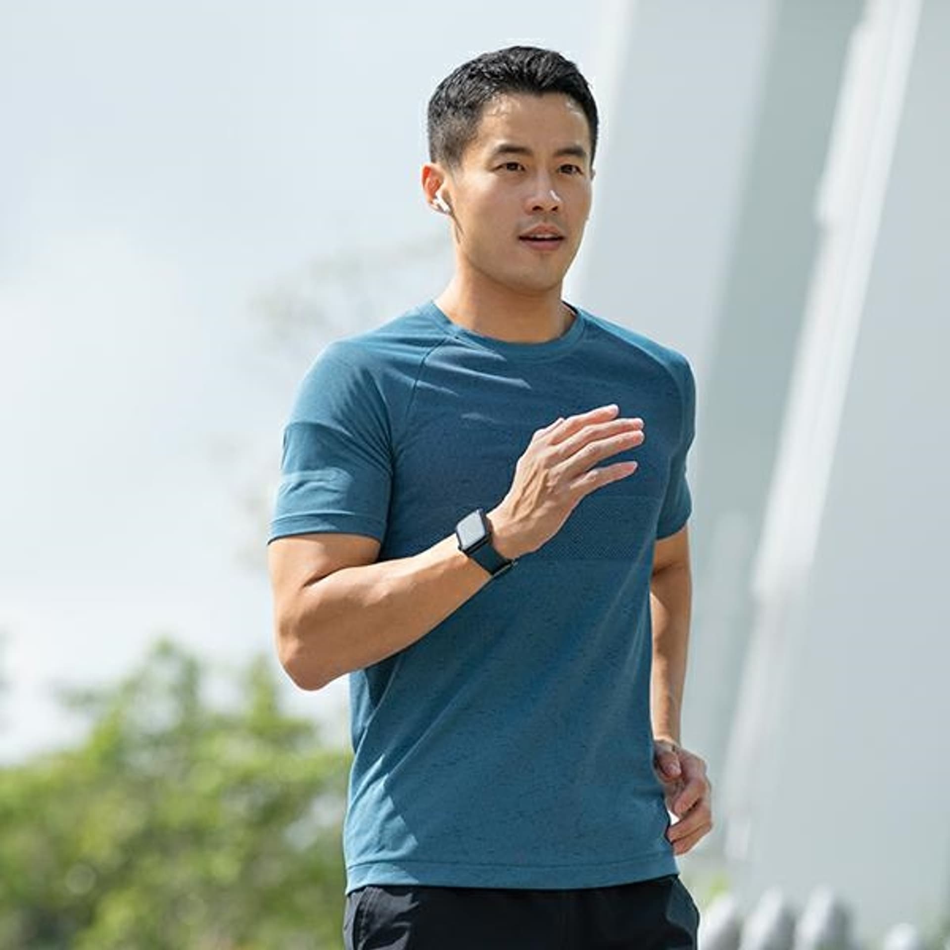 

UNIQ pasek Linus Apple Watch Series 4/5/6/7/8/SE/SE2 38/40/41mm. Airosoft Silicone szary/chalk grey