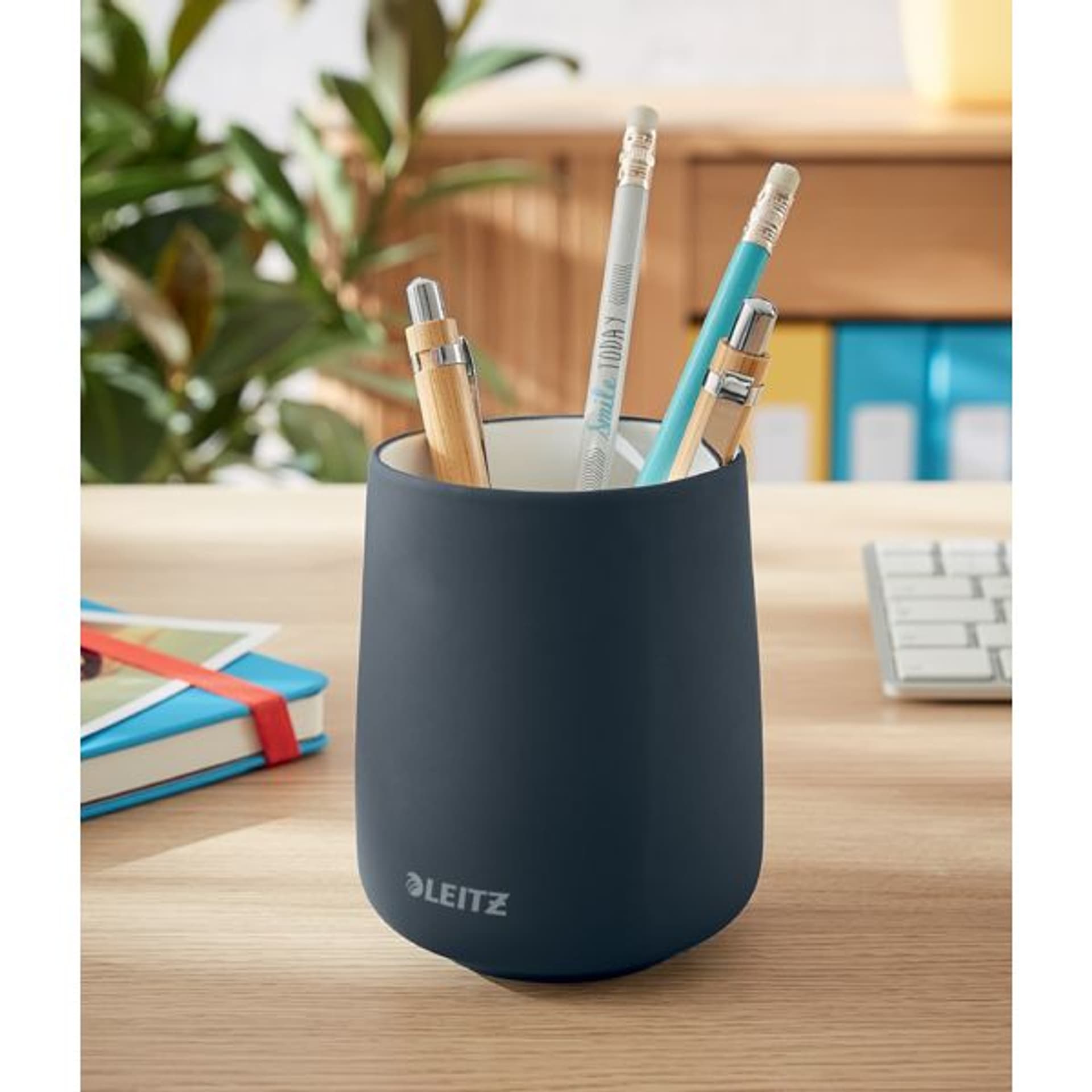 

Kubek na długopisy Leitz Cosy, szary 53290089