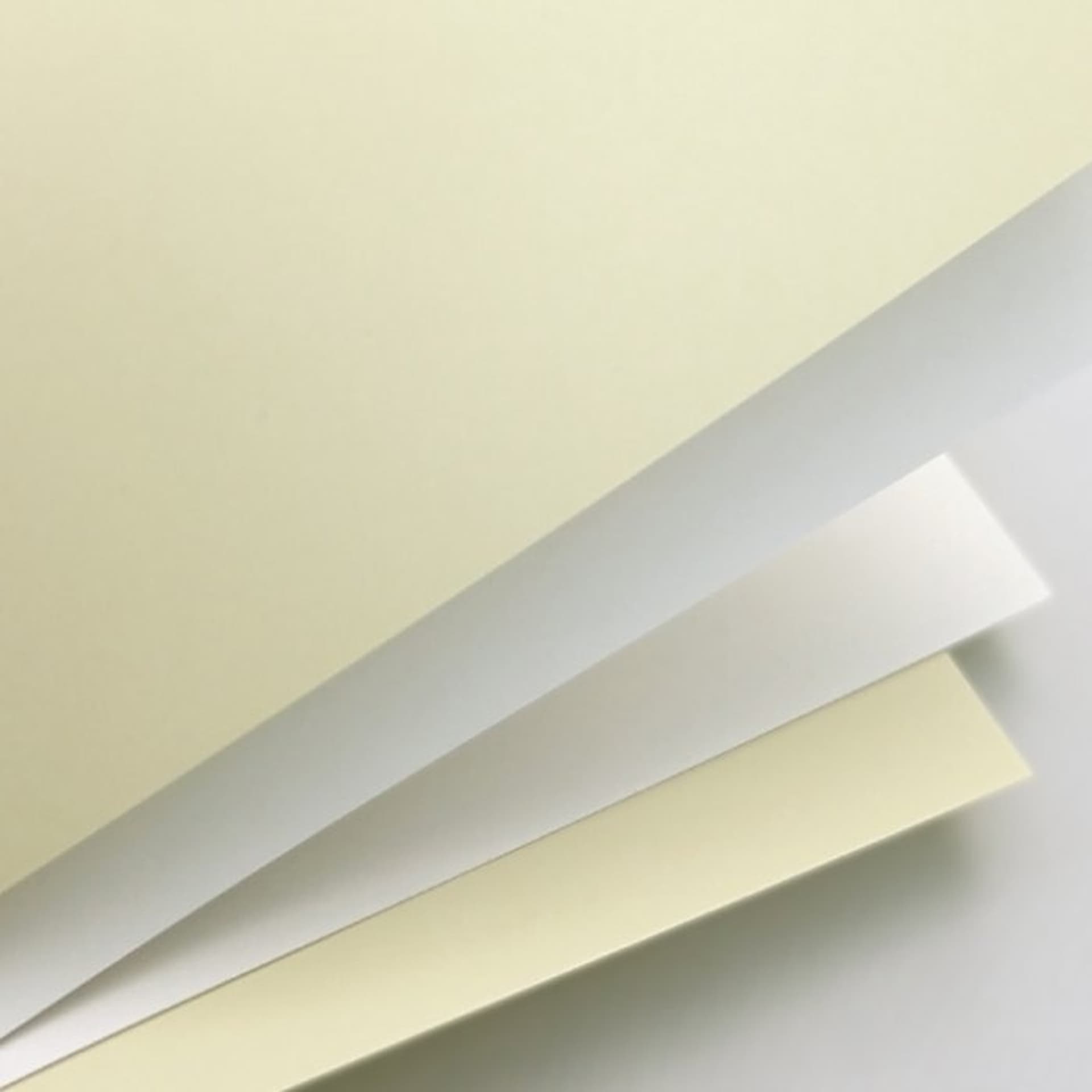 

Karton ozdobny A4 Gładki kremowy 250g.(20ark.) 202802 Galeria Papieru, 20ark.) 202802 galeria papier