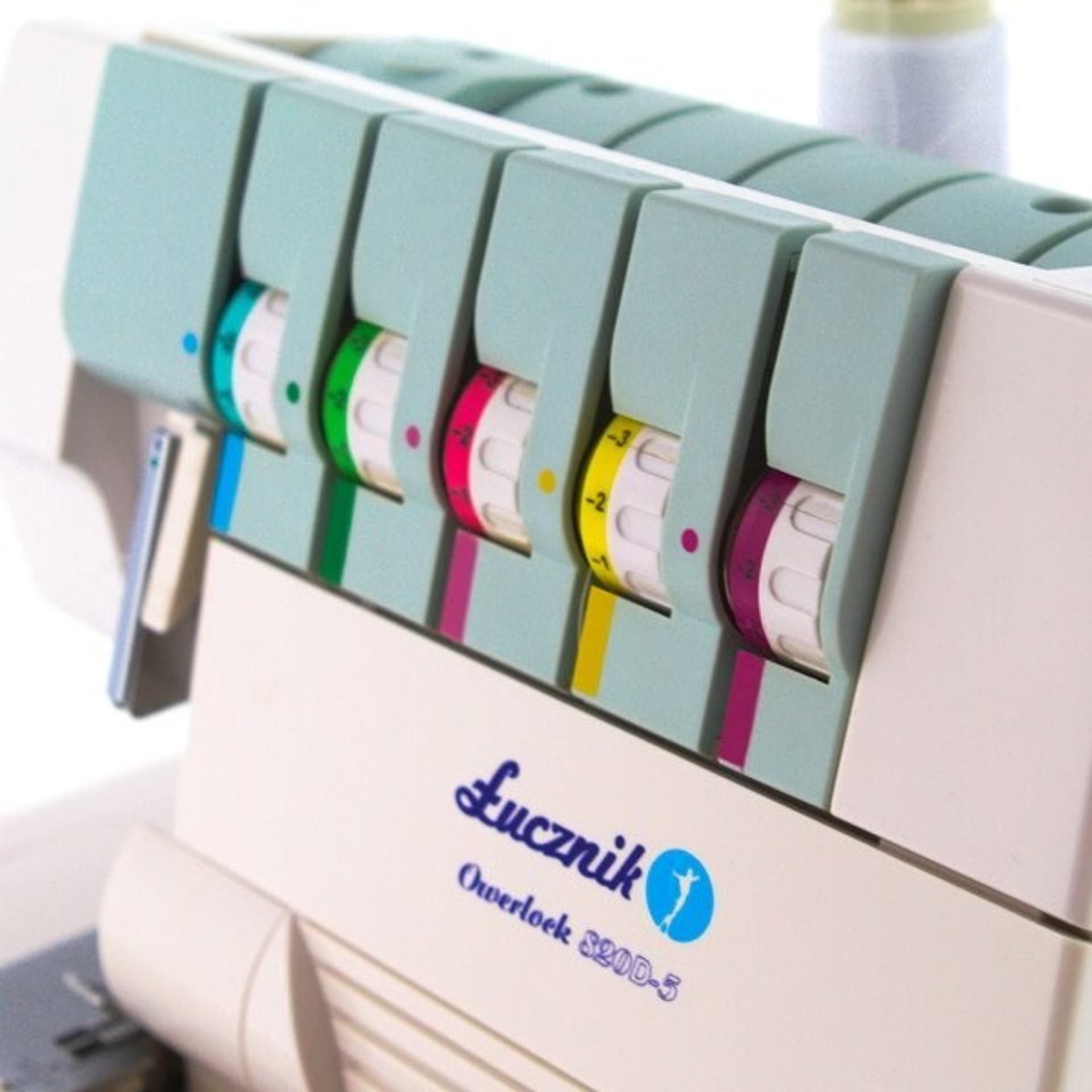 

Overlock ŁUCZNIK 820 D-5