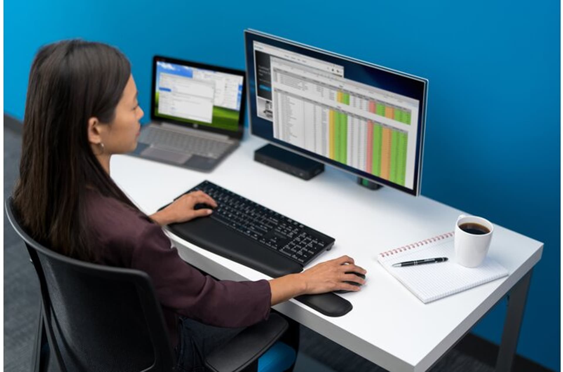 

Podkładka KENSINGTON ErgoSoft pod nadgarstki do klawiatur standardowych czarna K52799WW