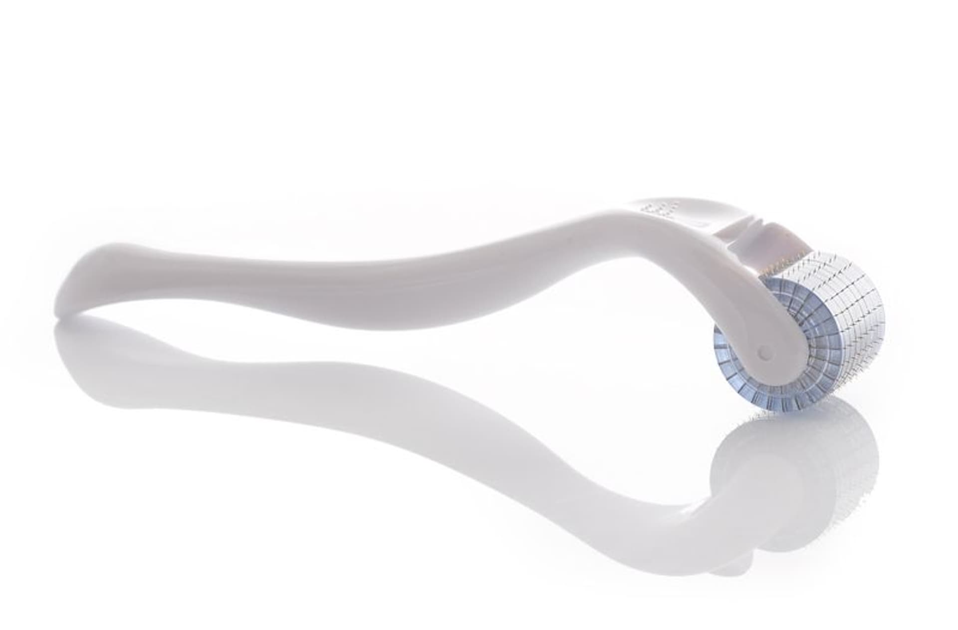 

Derma roller do mezoterapii 0,75 mm 192 igły tytanowe