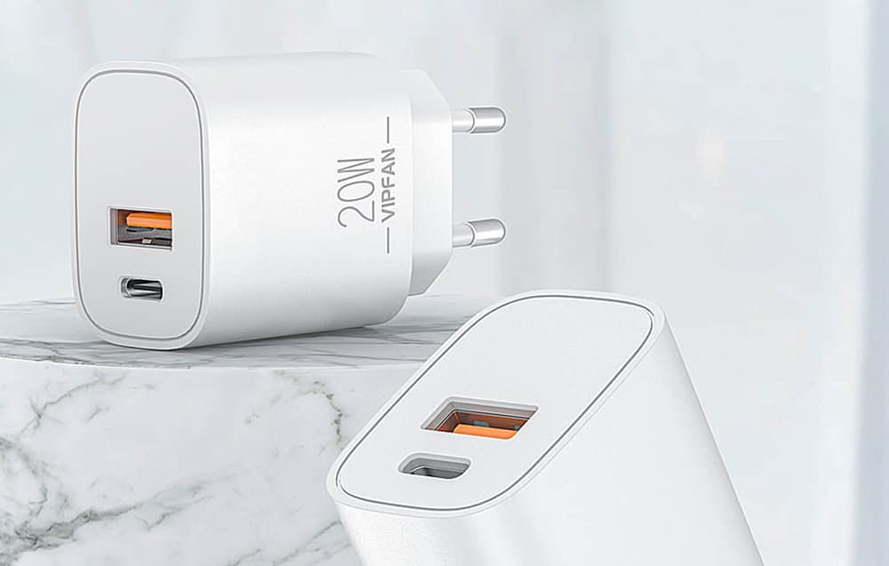 

Ładowarka sieciowa Vipfan E08, USB + USB-C, 20W PD + QC 3.0 (biała)