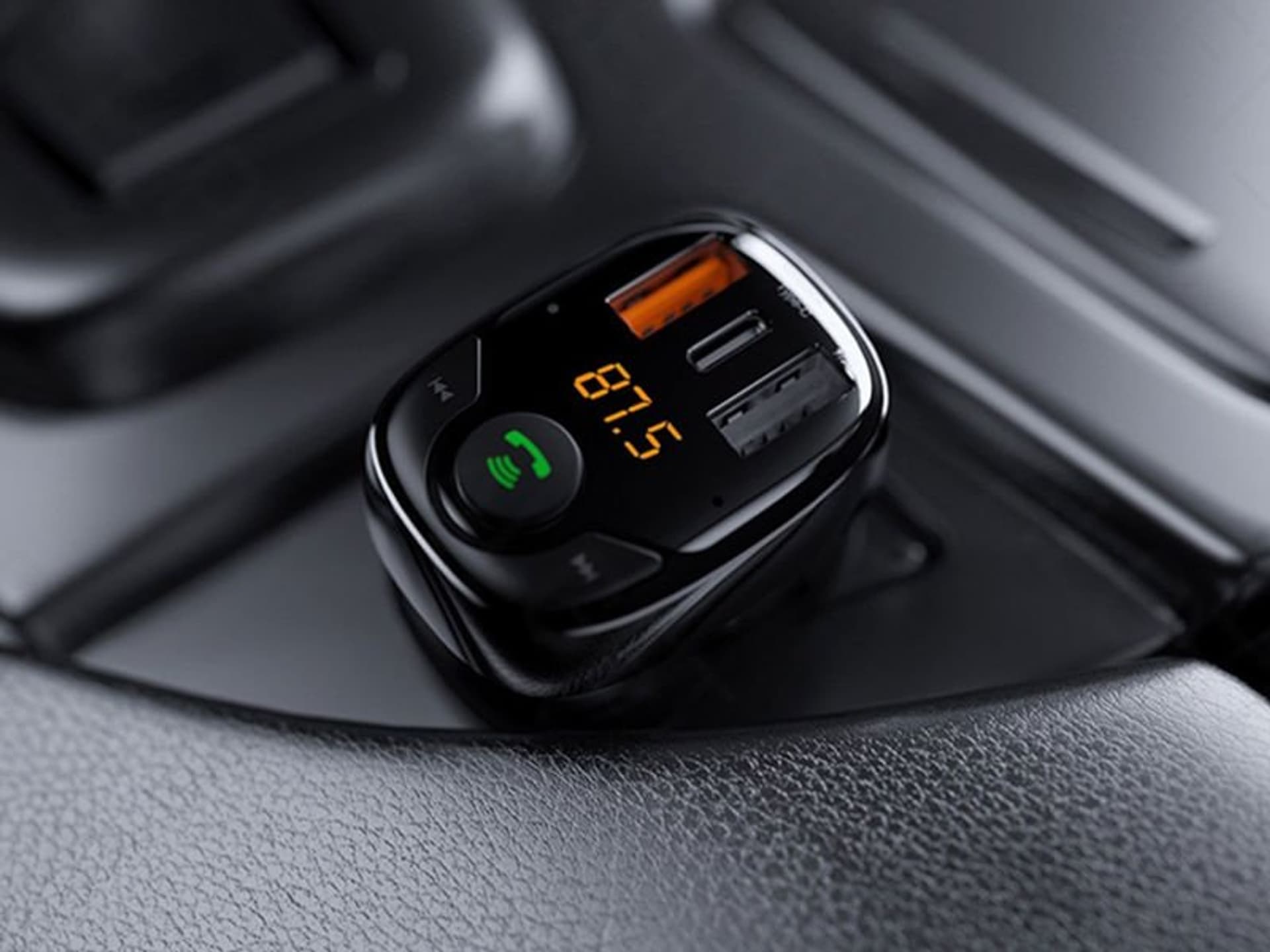 

Ładowarka Rock B301 Transmiter Bluetooth FM 2xUSB USB-C Typ C 36W Czarna