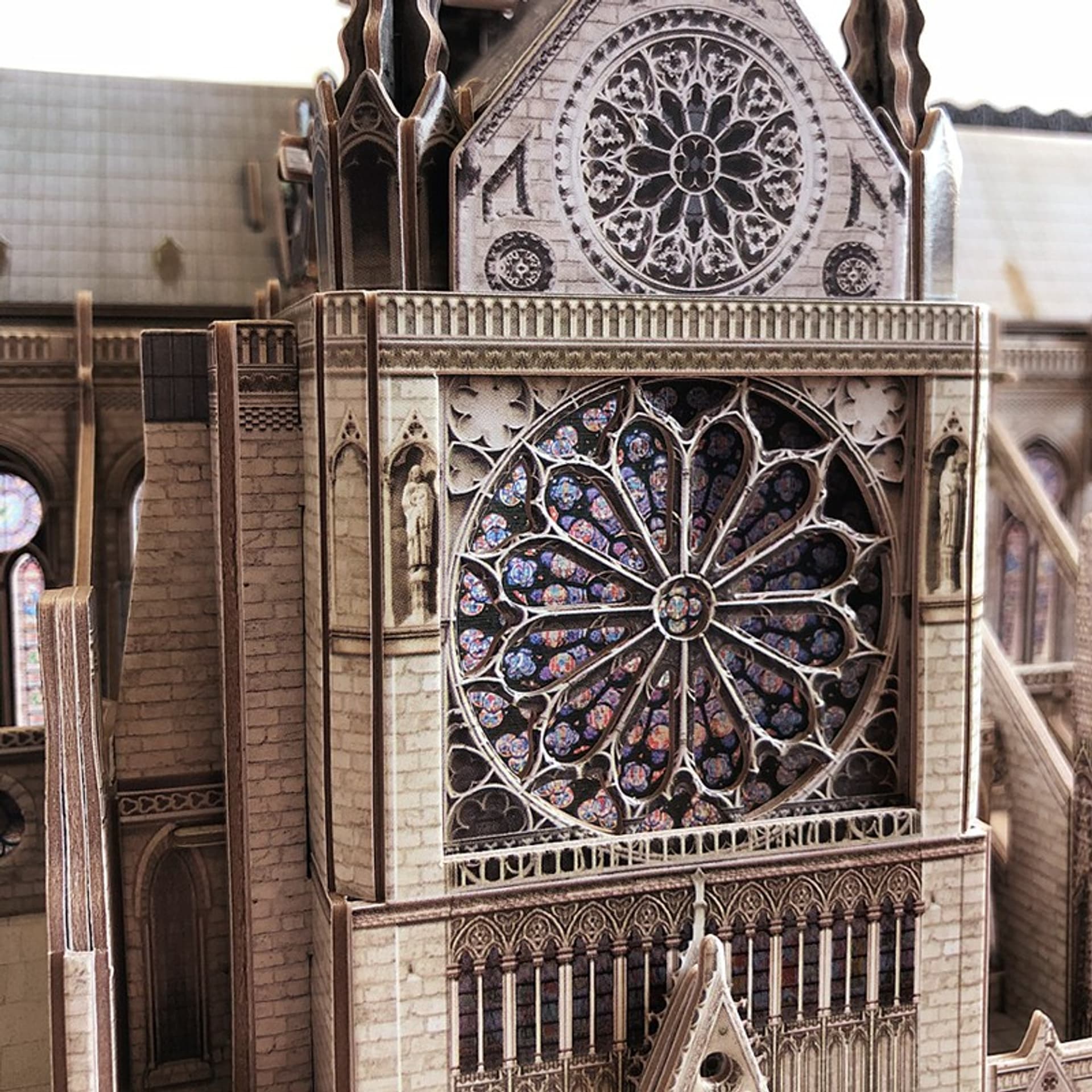 

Puzzle 3D Katedra Notre Dame 293 elementy