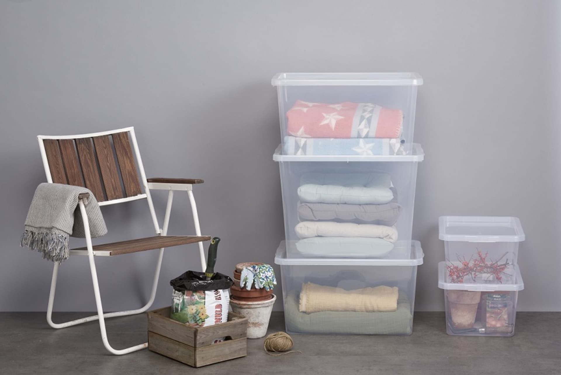 

POJEMNIK DO PRZECHOWYWANIA Z POKRYWĄ BASIC 30L. POD ŁÓŻKO
